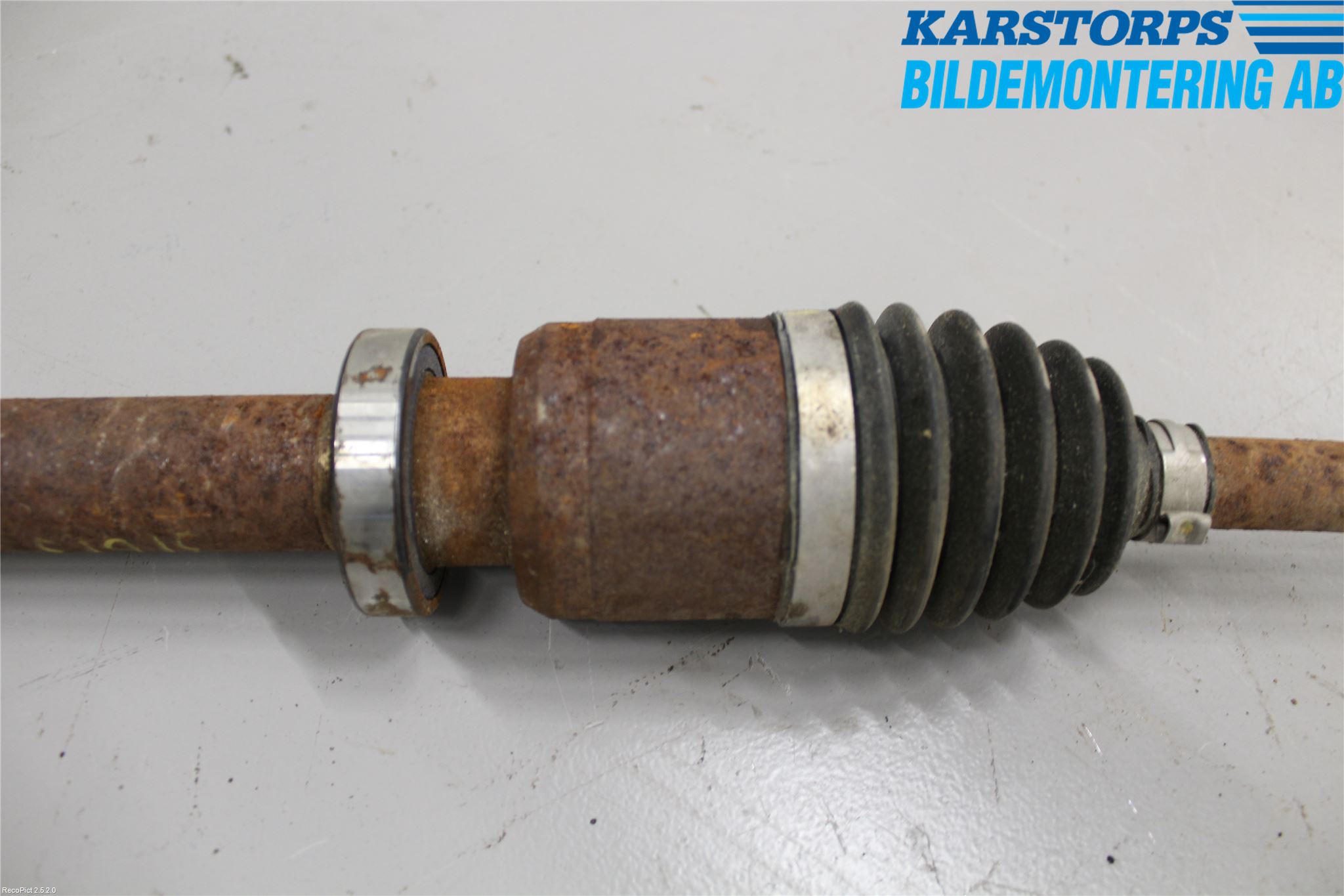 Renault CLIO III  09-12 Drivaxel Fram Höger