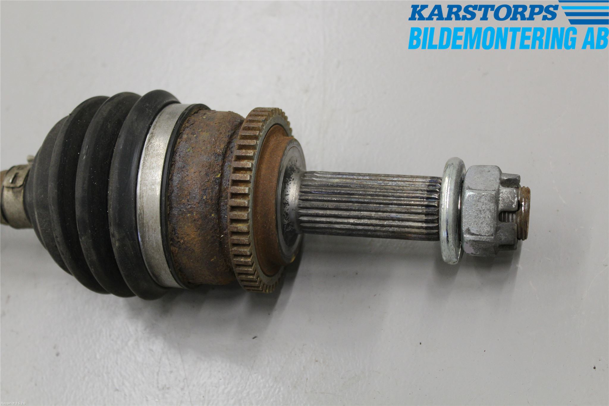 Hyundai i20 PB 09-14 Drivaxel Fram Höger