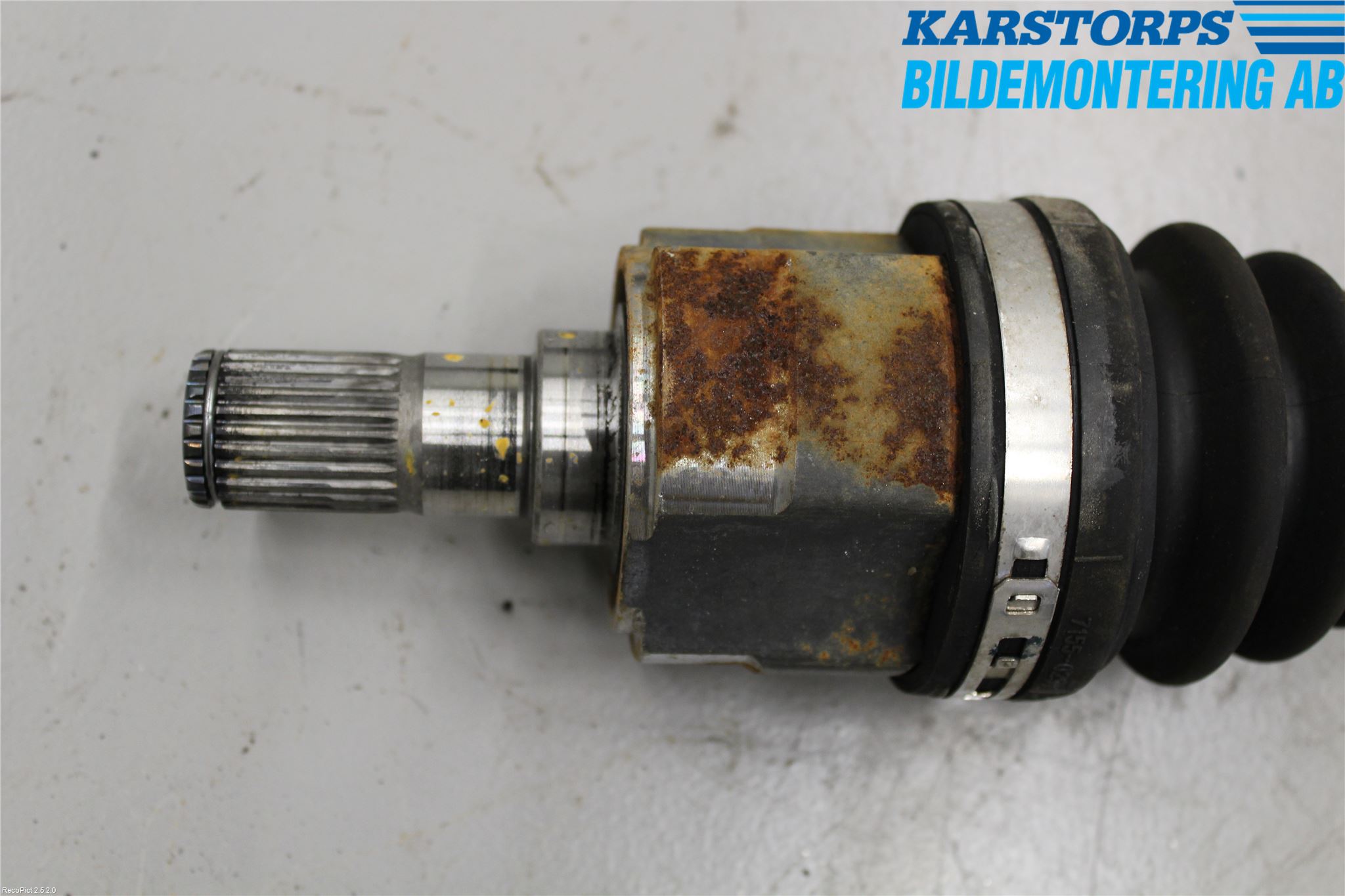 Hyundai i20 PB 09-14 Drivaxel Fram Vänster