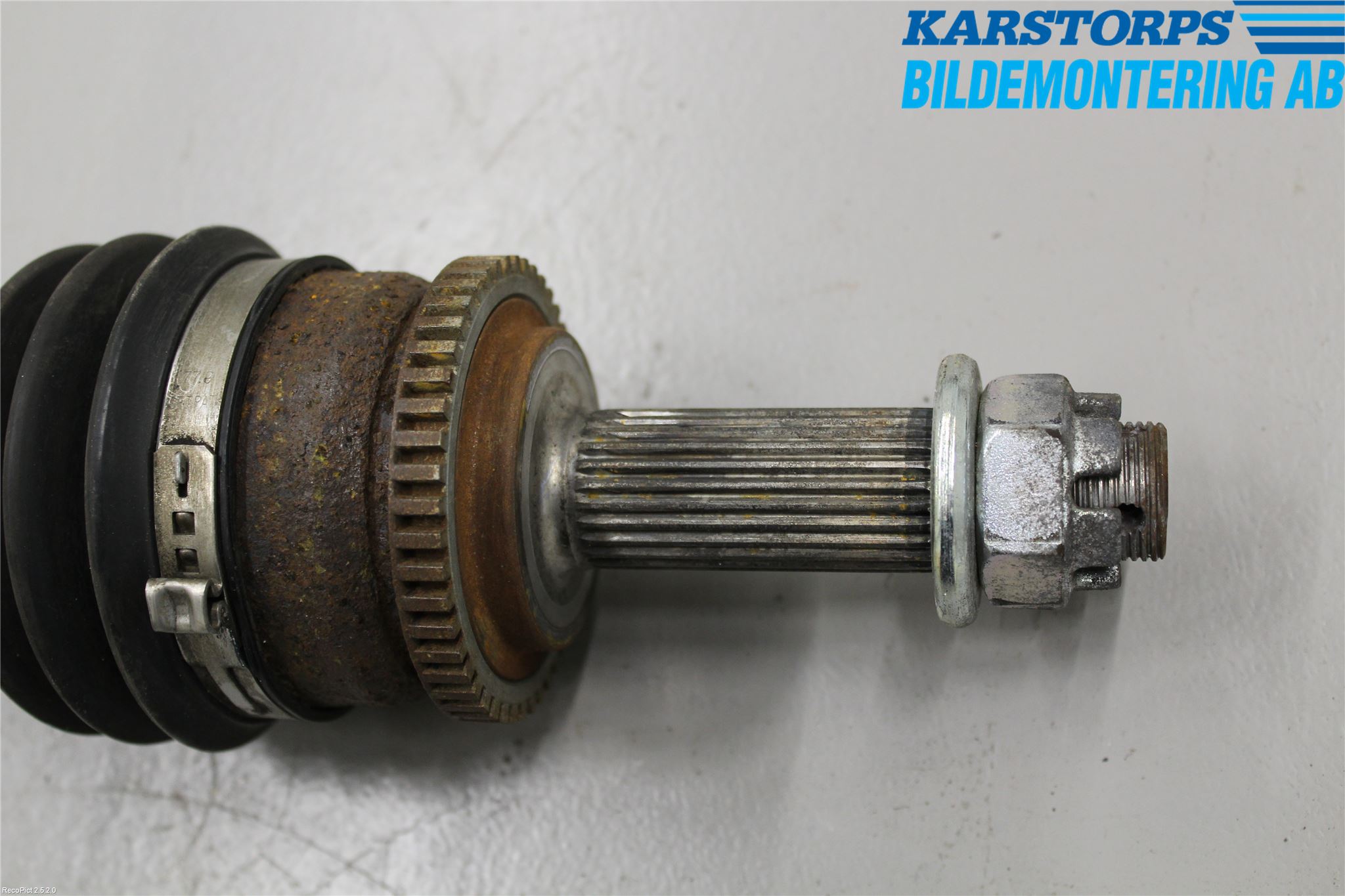 Hyundai i20 PB 09-14 Drivaxel Fram Vänster