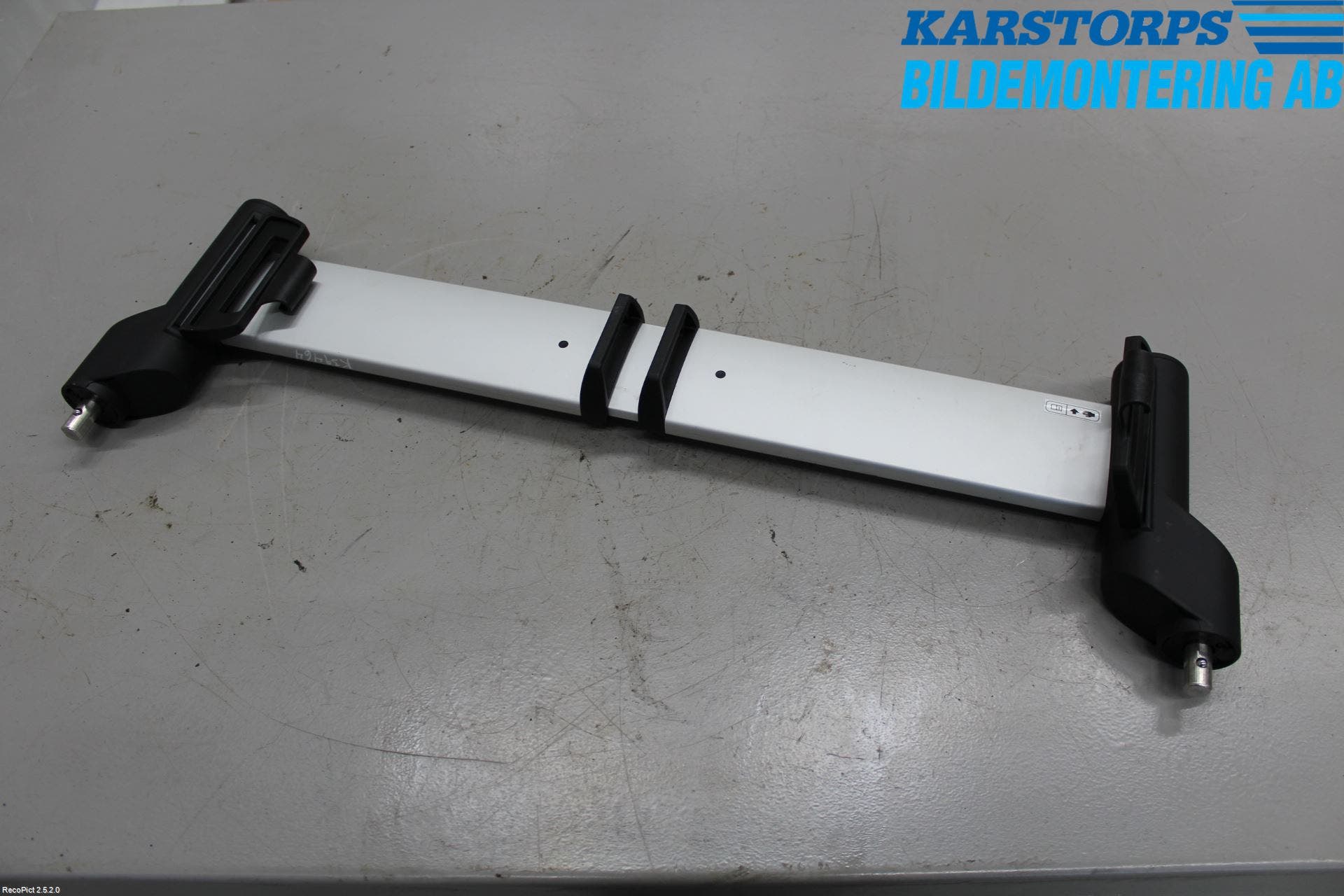 BMW 3 F30/F31/F80 12-19 Lastförskjutningsskydd-Galler