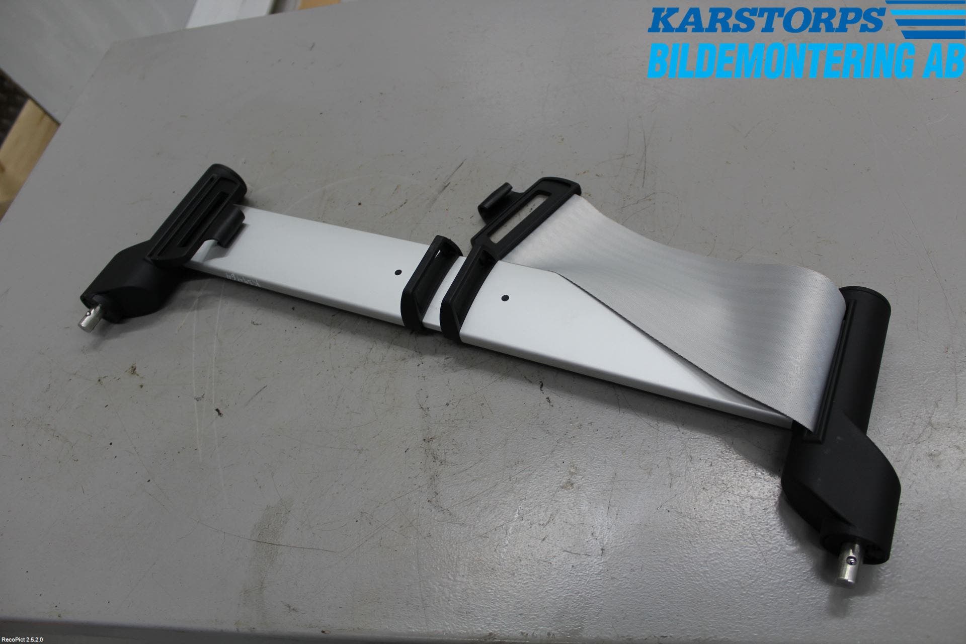 BMW 3 F30/F31/F80 12-19 Lastförskjutningsskydd-Galler