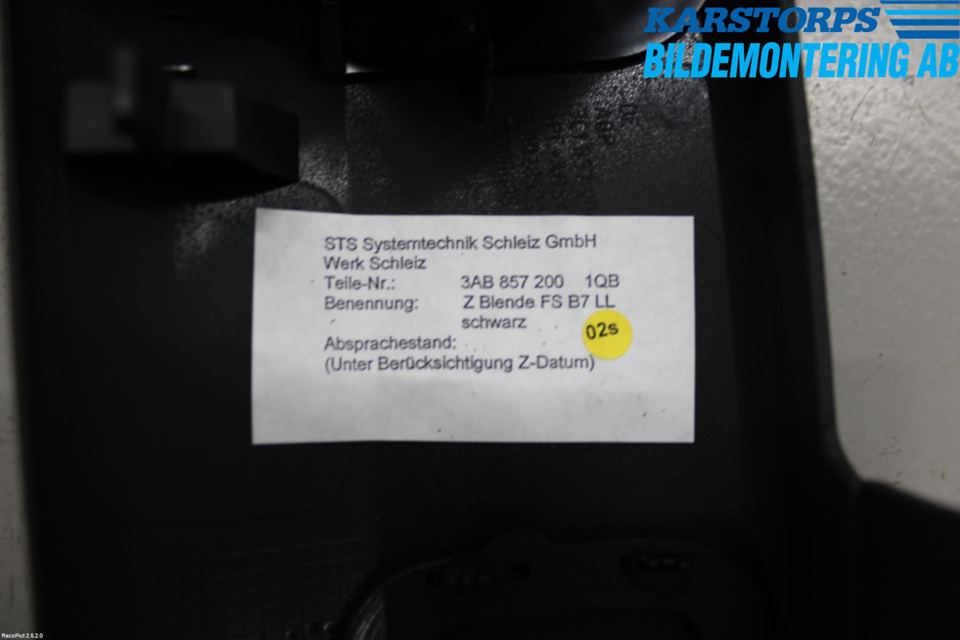 Volkswagen VW PASSAT 11-14 Instrbräda Stötskydd