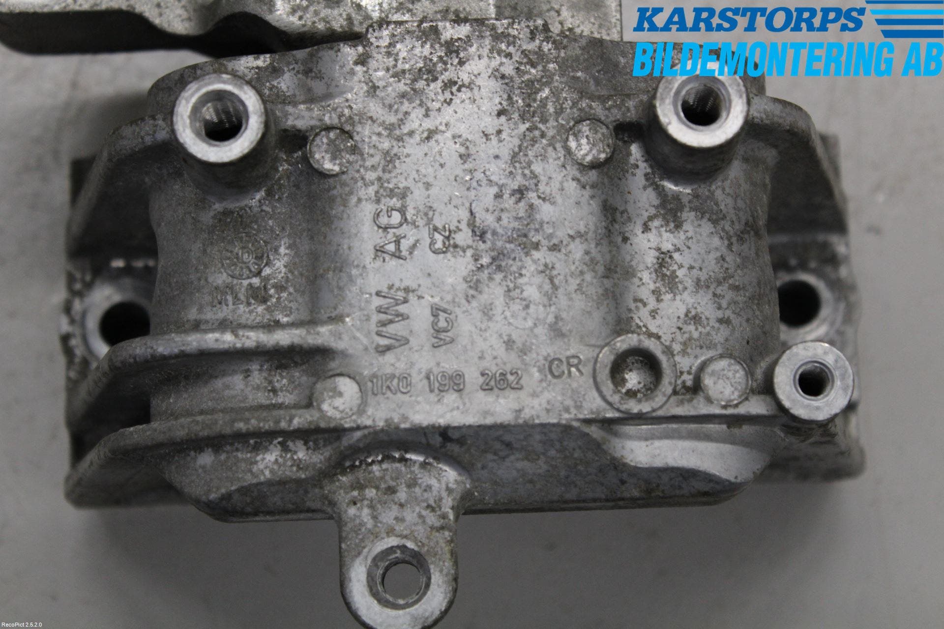 Volkswagen VW PASSAT 11-14 Motorfäste