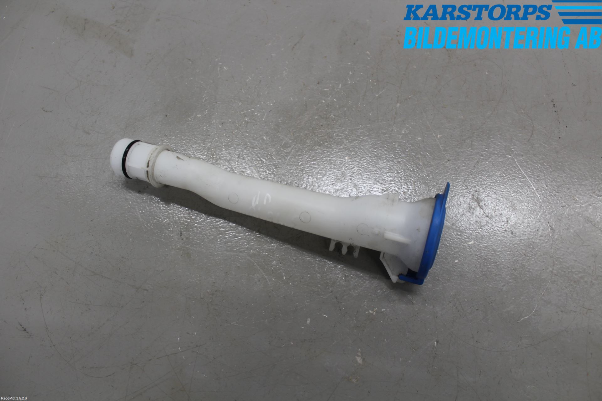 Volvo V40 12-19 Spolartank Påfyllningsrör