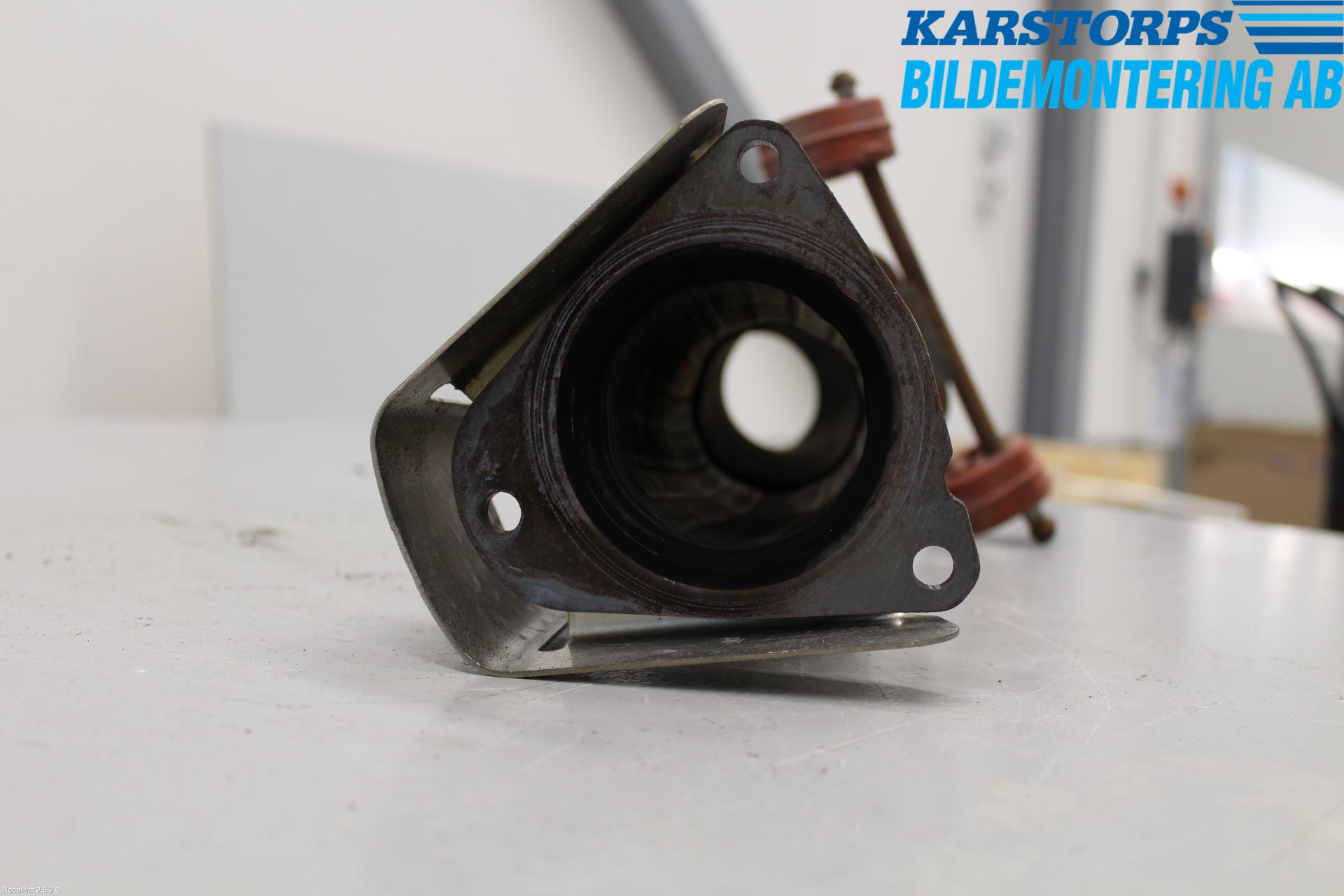 Volvo V40 12-19 Avgas Främre Rör