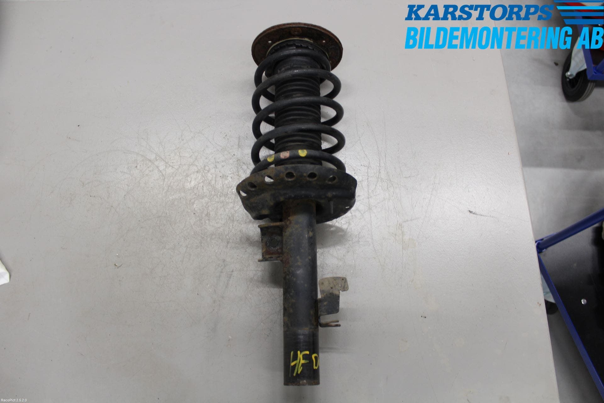 Volvo V70 08-13 Fjäderben Fram Höger