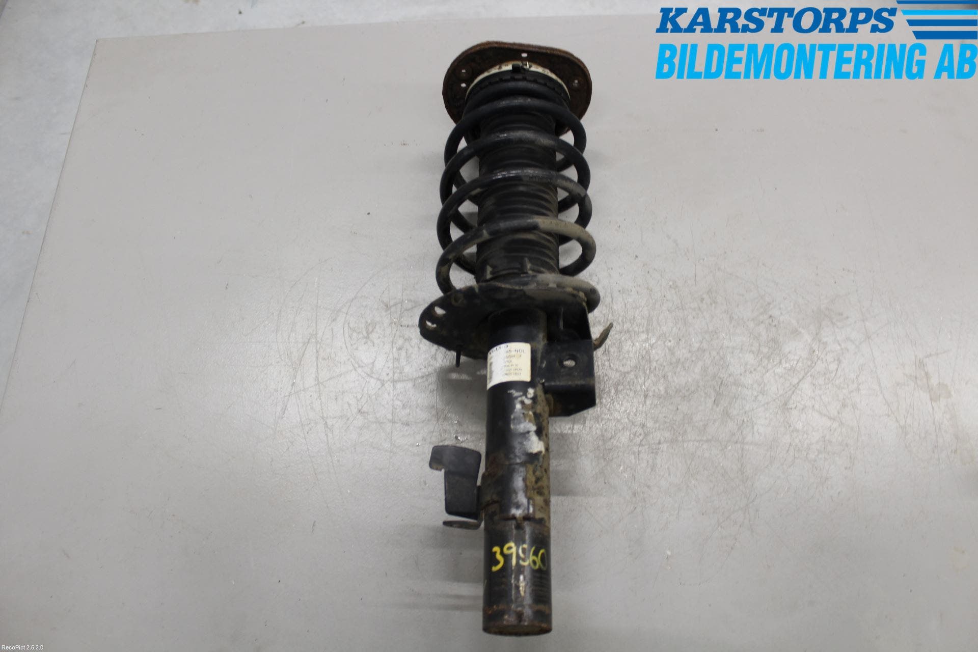 Volvo V70 08-13 Fjäderben Fram Höger