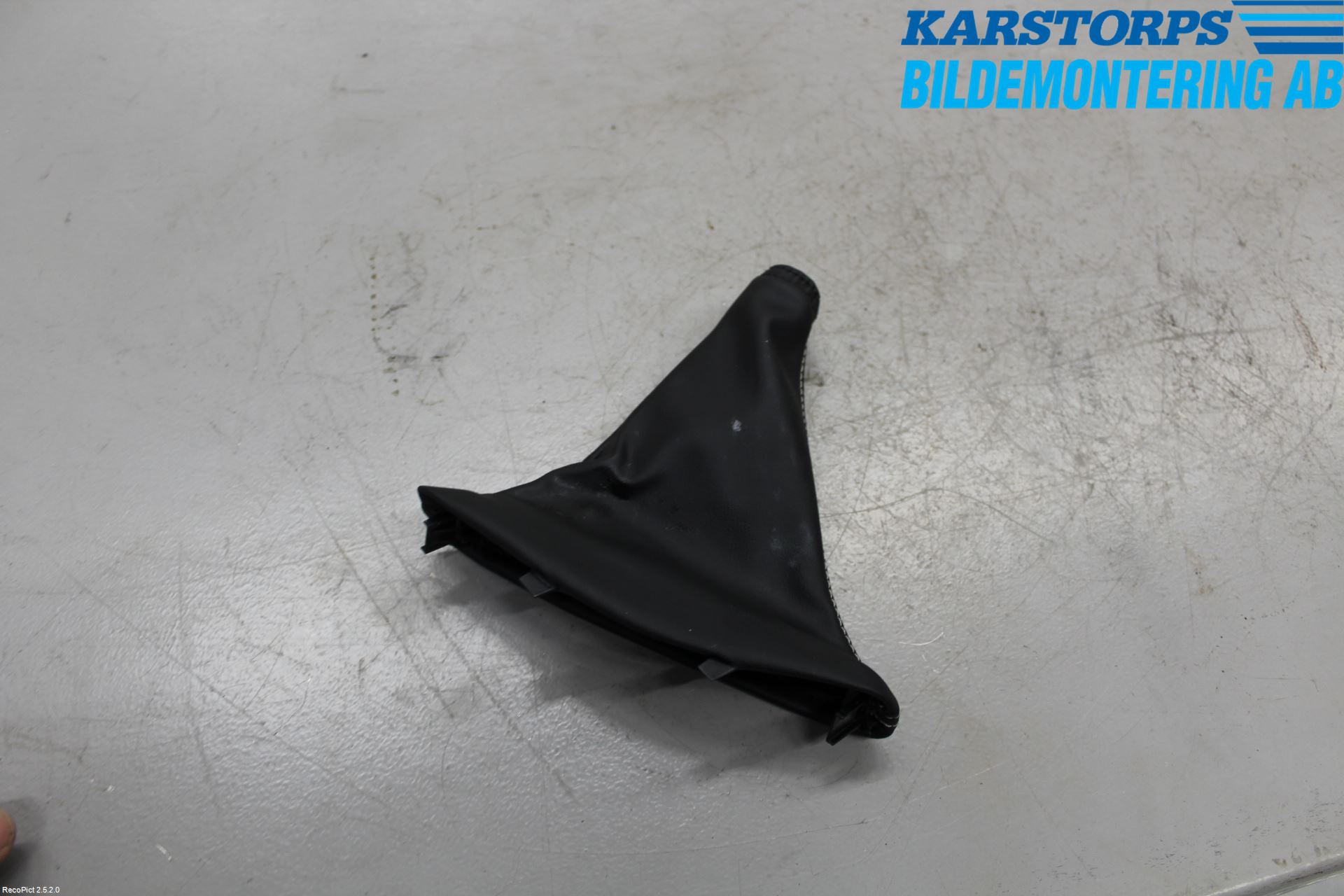 Volvo V40 12-19 Handbromsspak Damask-Skydd