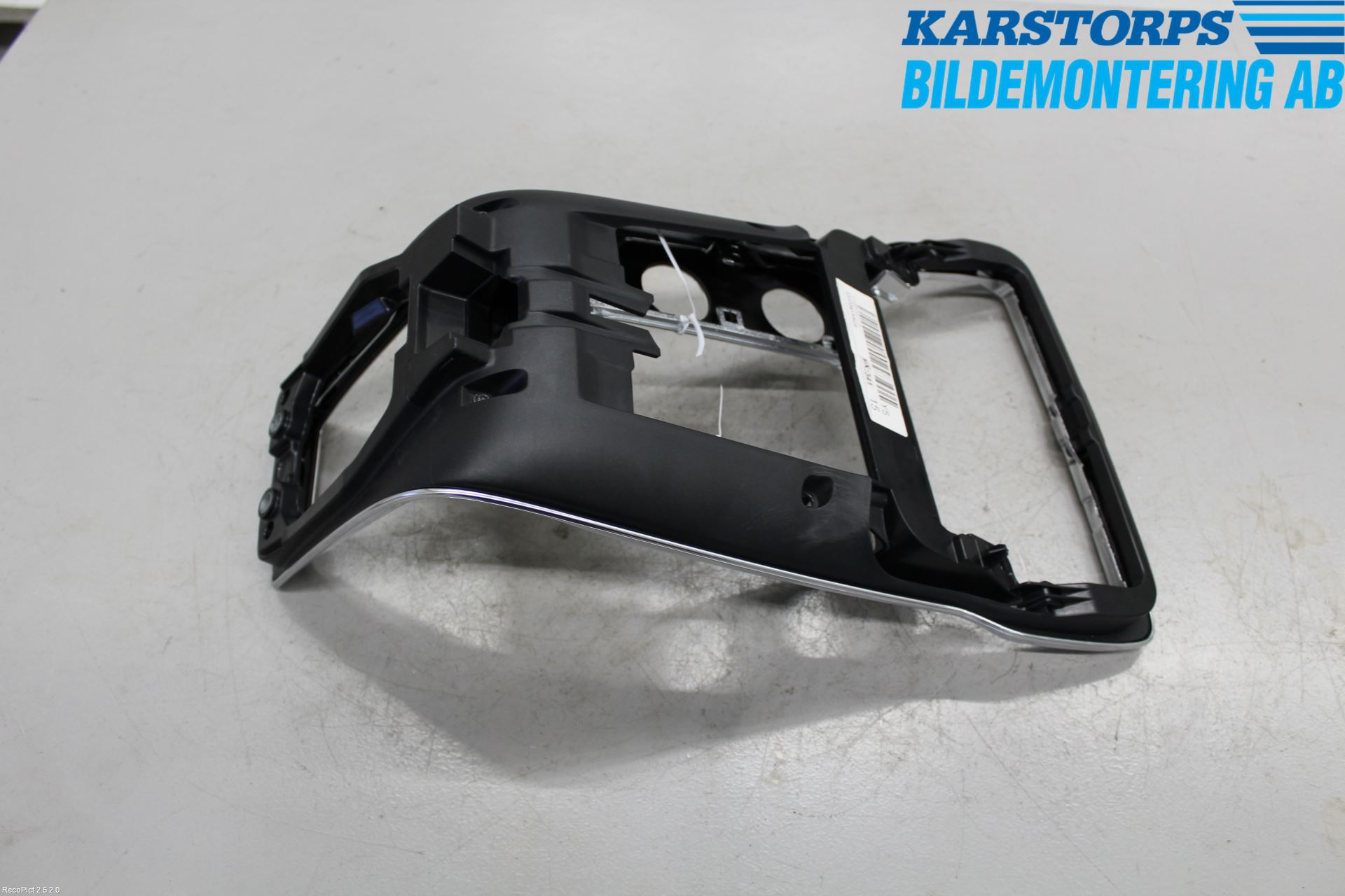 Volvo V40 12-19 Instrumentkonsoll Mitt
