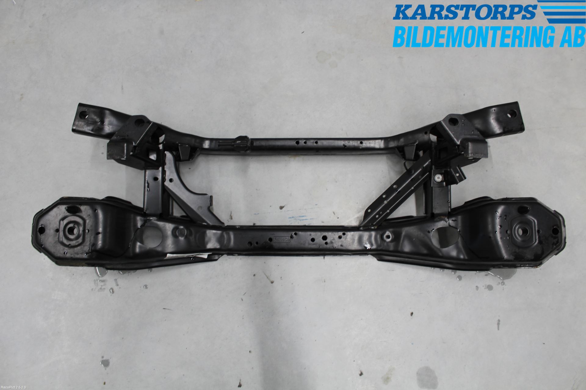 Volvo V40 12-19 Bakaxelbalk