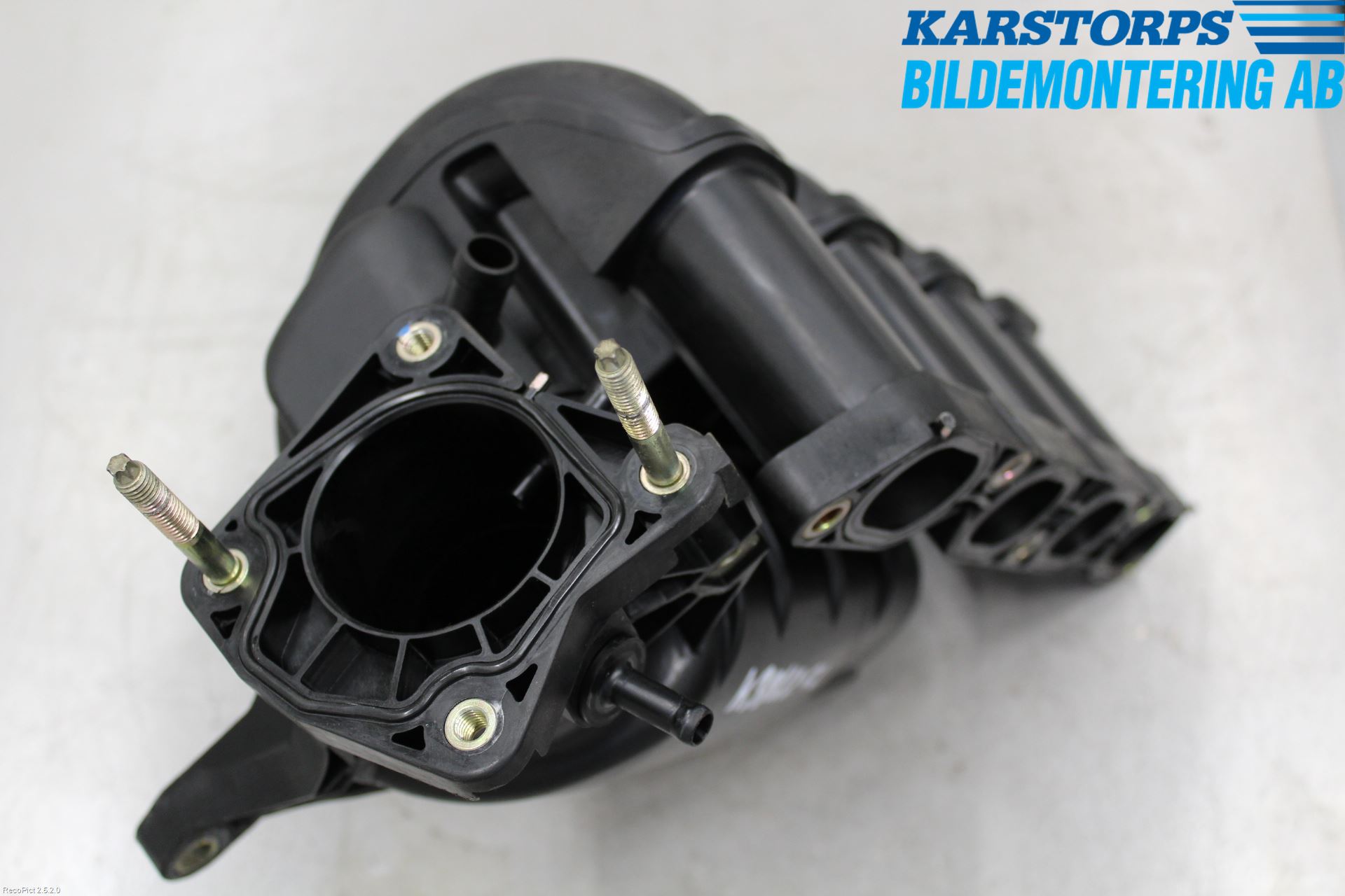 Toyota AVENSIS 98-02 Grenrör Insug