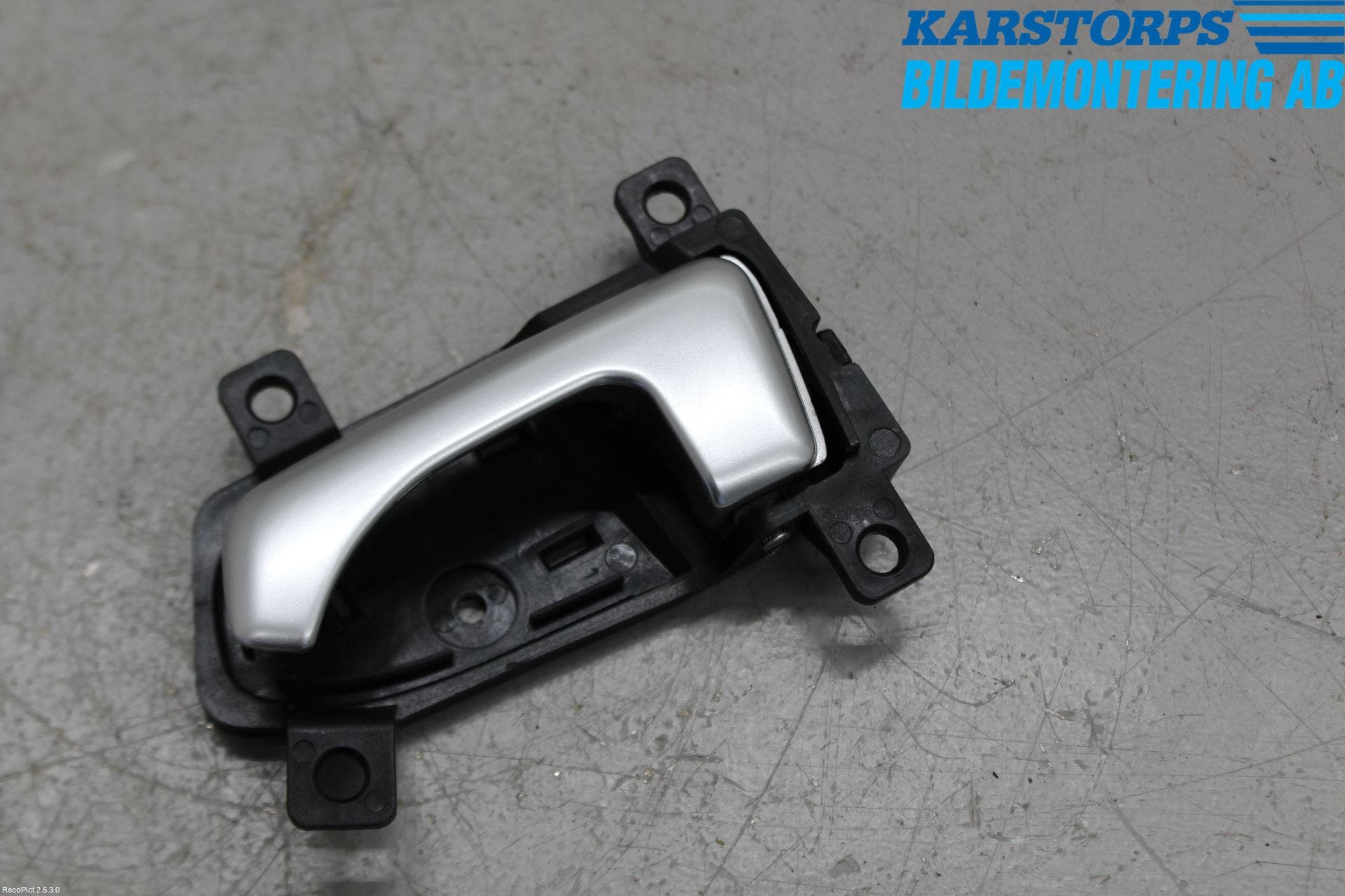 Kia SPORTAGE (SL) 11-15 Dörrhandtag Inre Vä