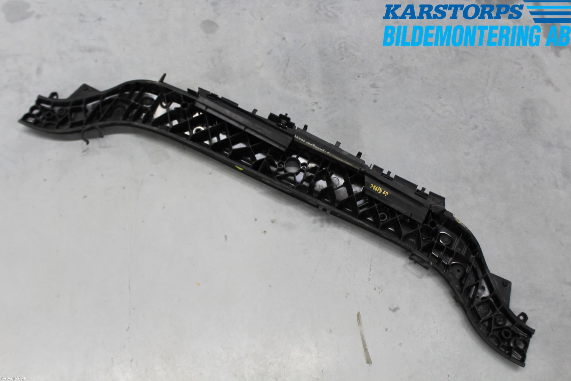 Renault MÉGANE II  06-08 Front Huvlåsplåt-Balk