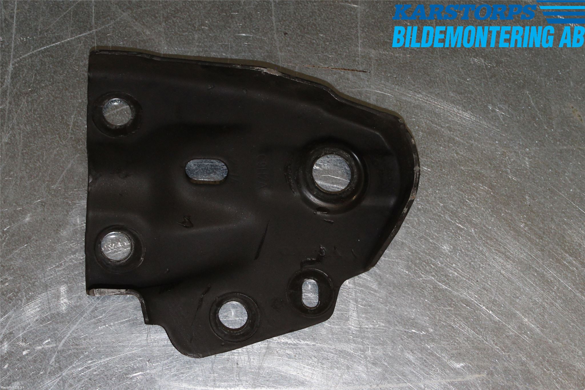 Volvo XC70 14-16 Framvagn Fäste-Kudde