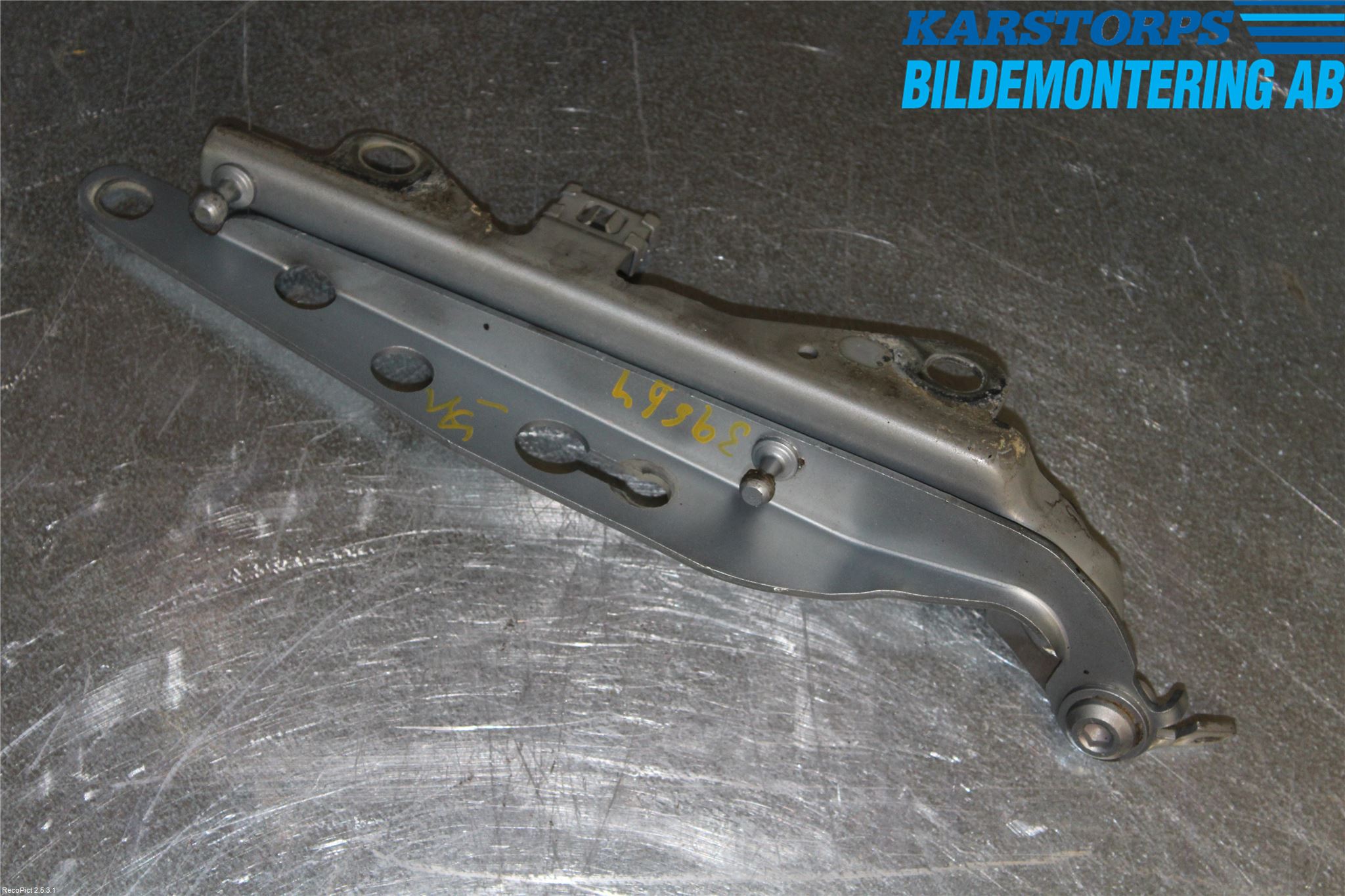 Volvo V70 00-04 Huvgångjärn