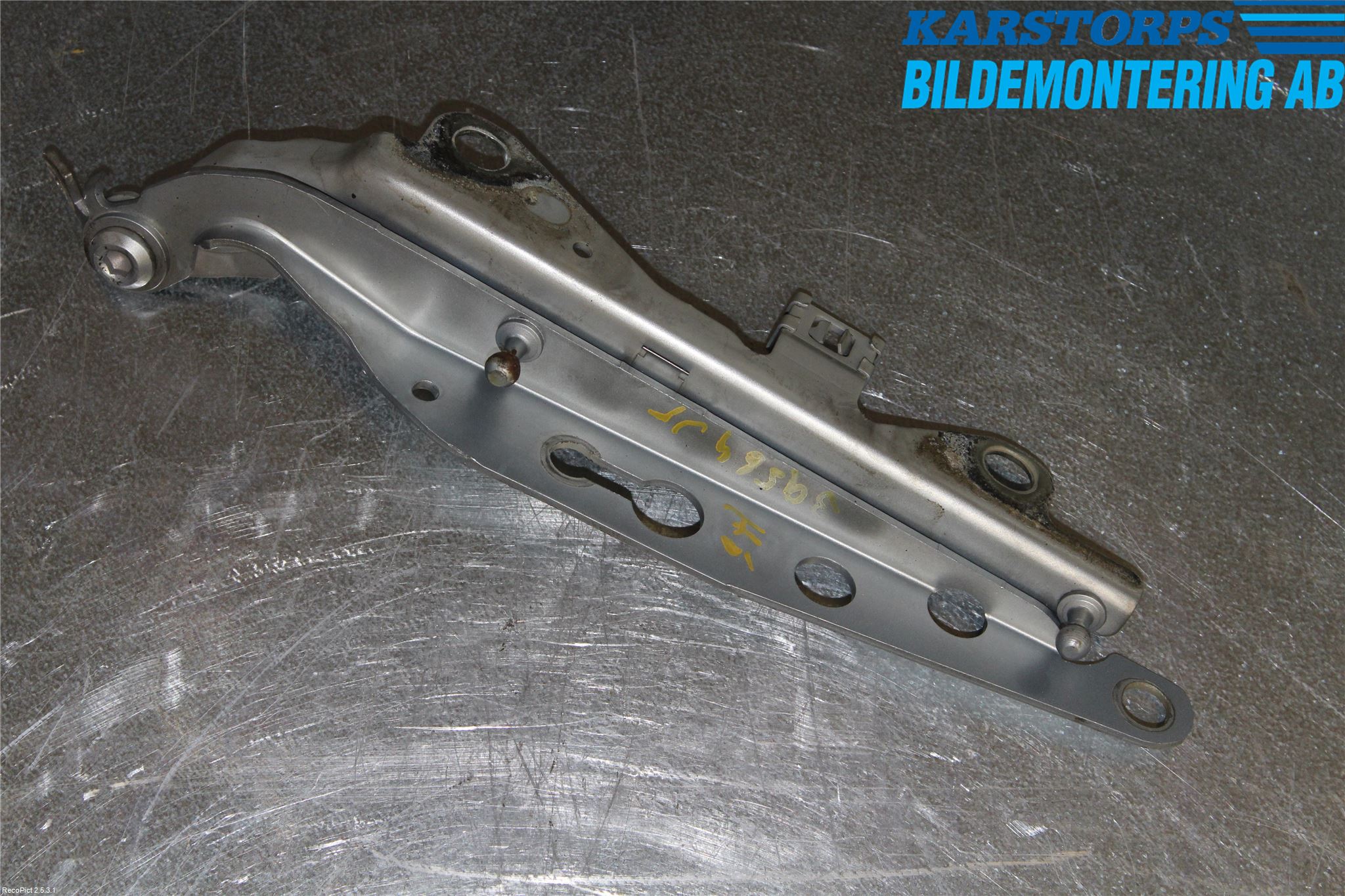 Volvo V70 00-04 Huvgångjärn