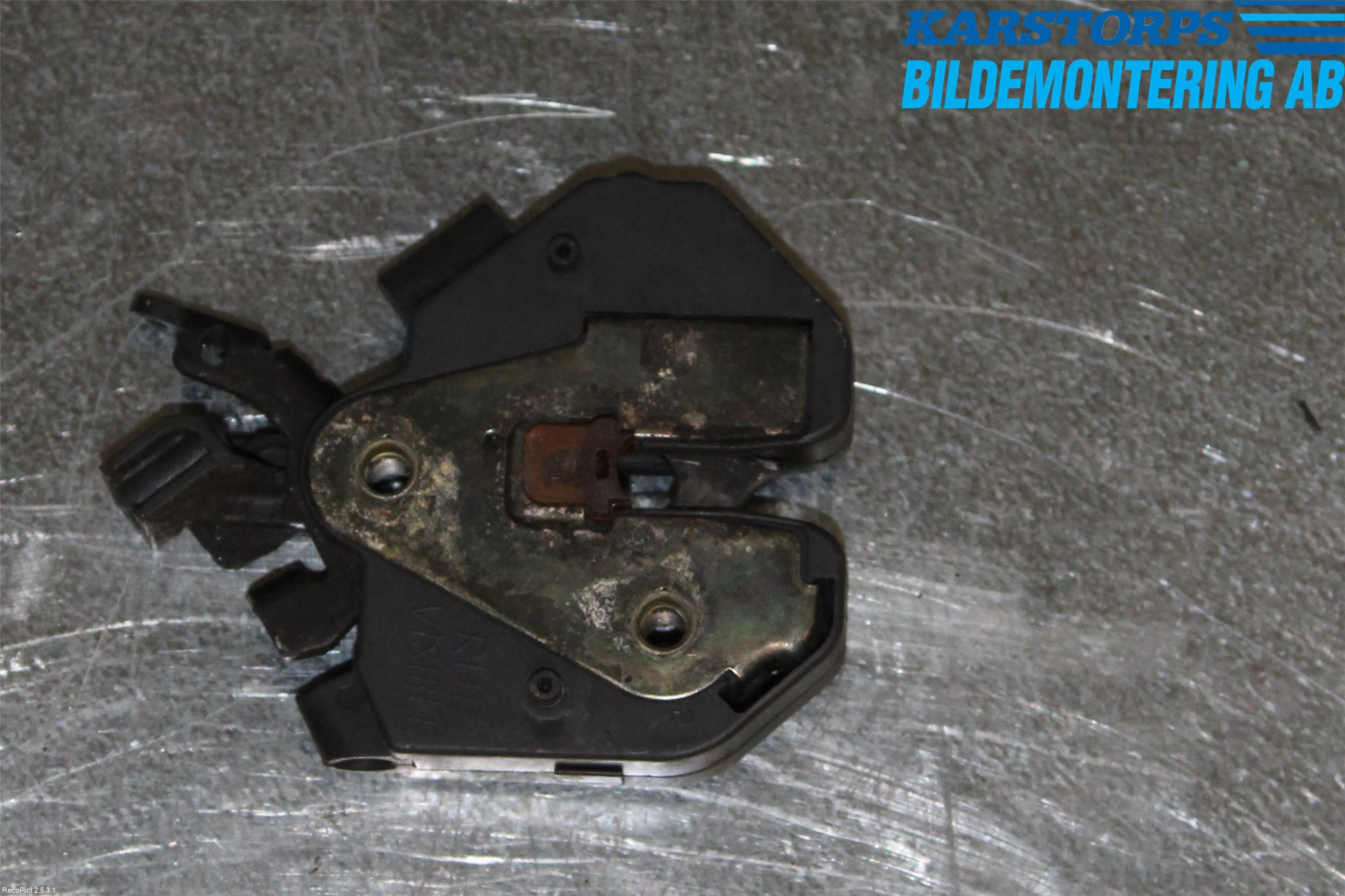 Volvo V70 00-04 Huvlås