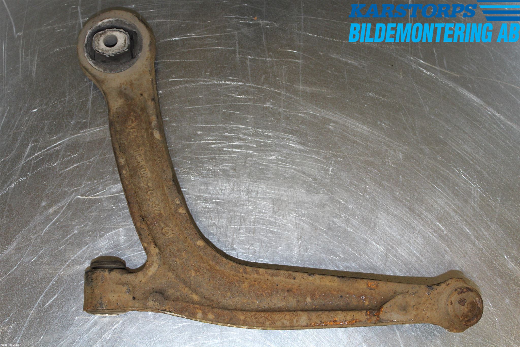 Ford KA 09-16 Bärarm Fram Undre Hö