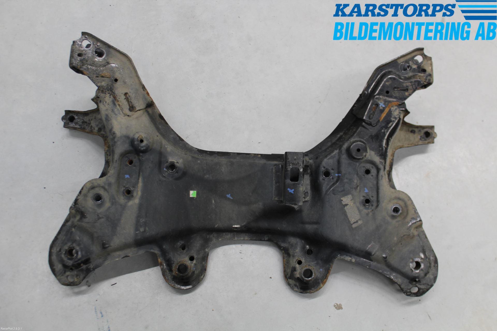 Ford KA 09-16 Framvagnsbalk