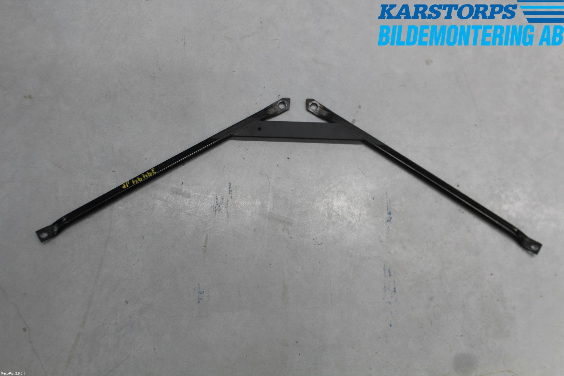 BMW 3 F30/F31/F80 12-19 Fjäderbensstag