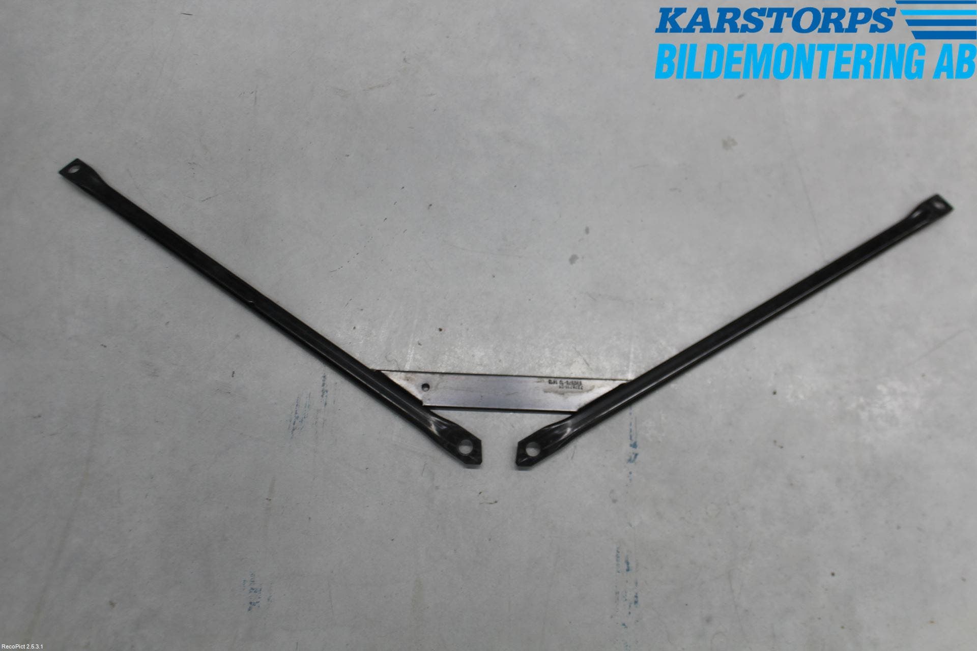 BMW 3 F30/F31/F80 12-19 Fjäderbensstag