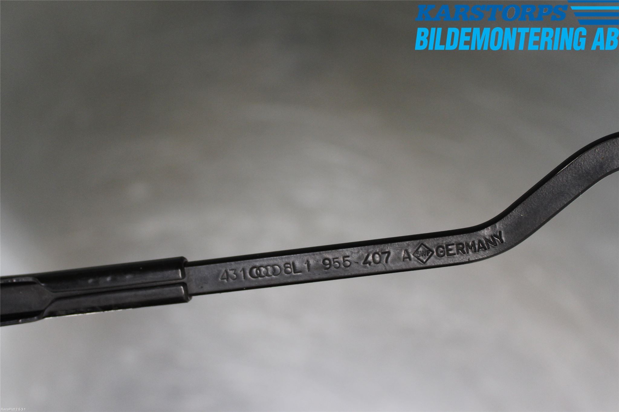 Audi A3/S3     96-03 Torkararm Armar Vindruta