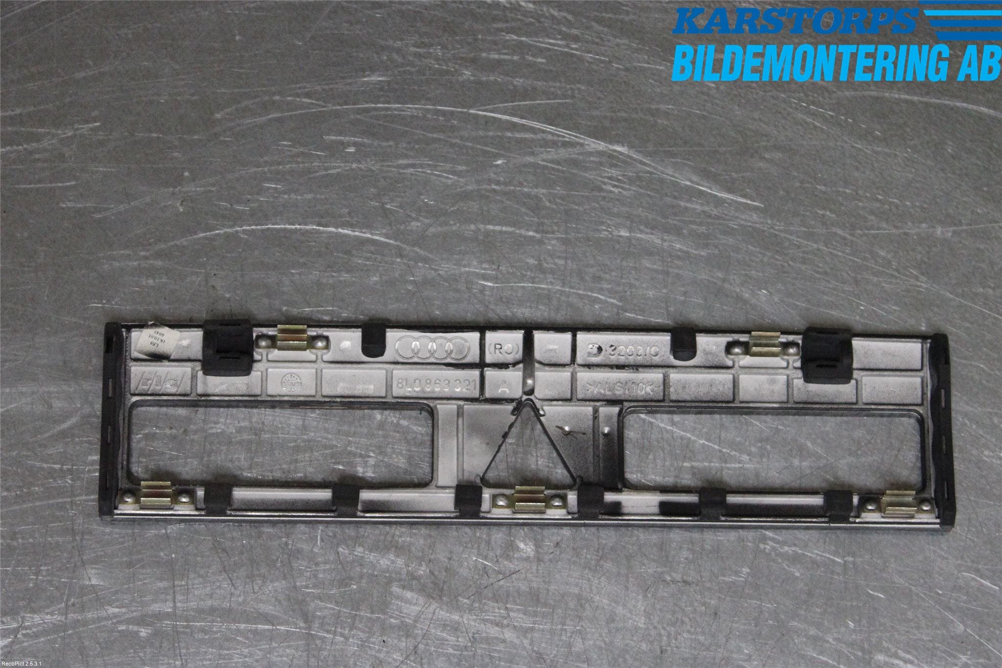Audi A3/S3     96-03 Instrumentbräda Inlägg-Dekorlist