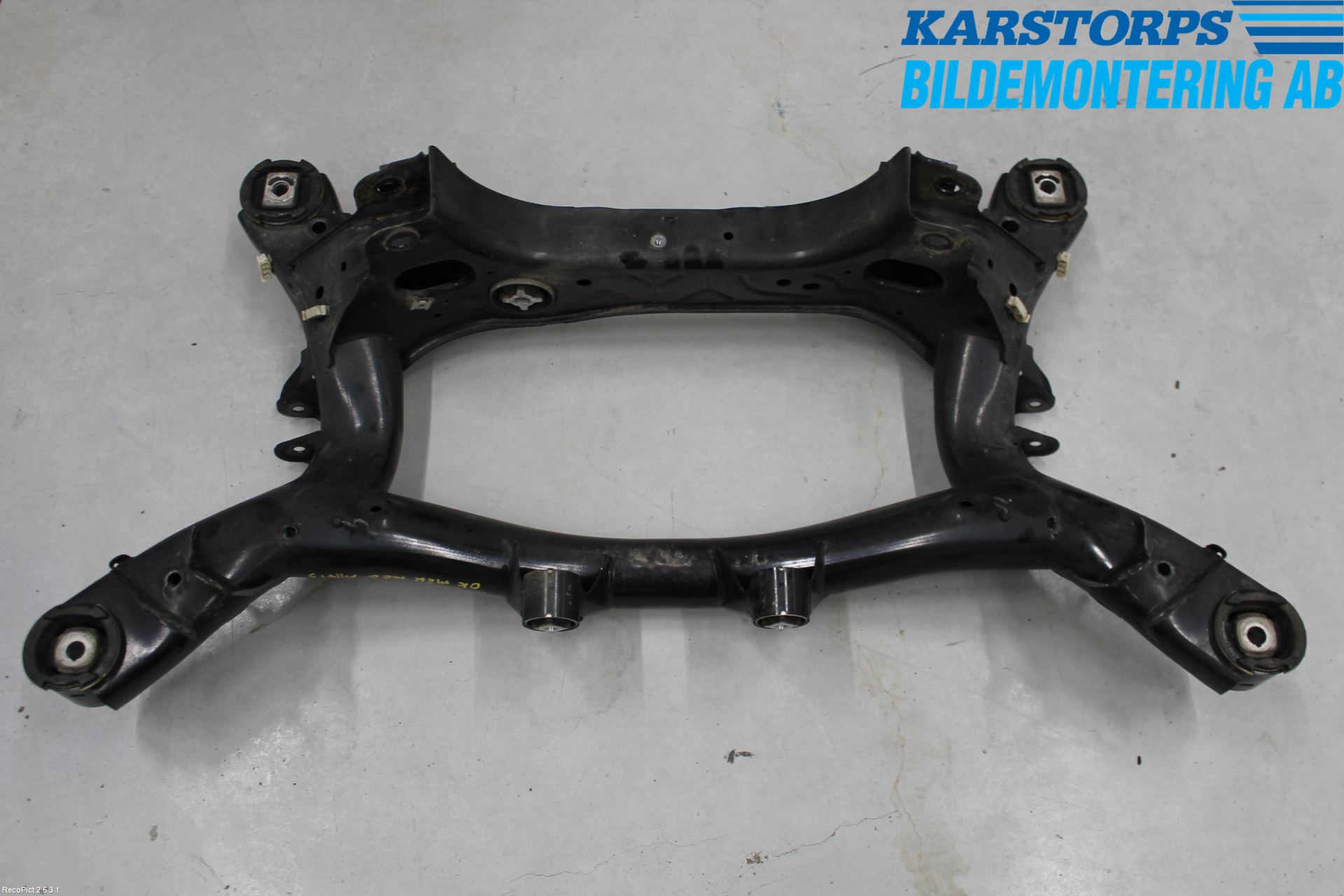 BMW 3 F30/F31/F80 12-19 Bakaxelbalk