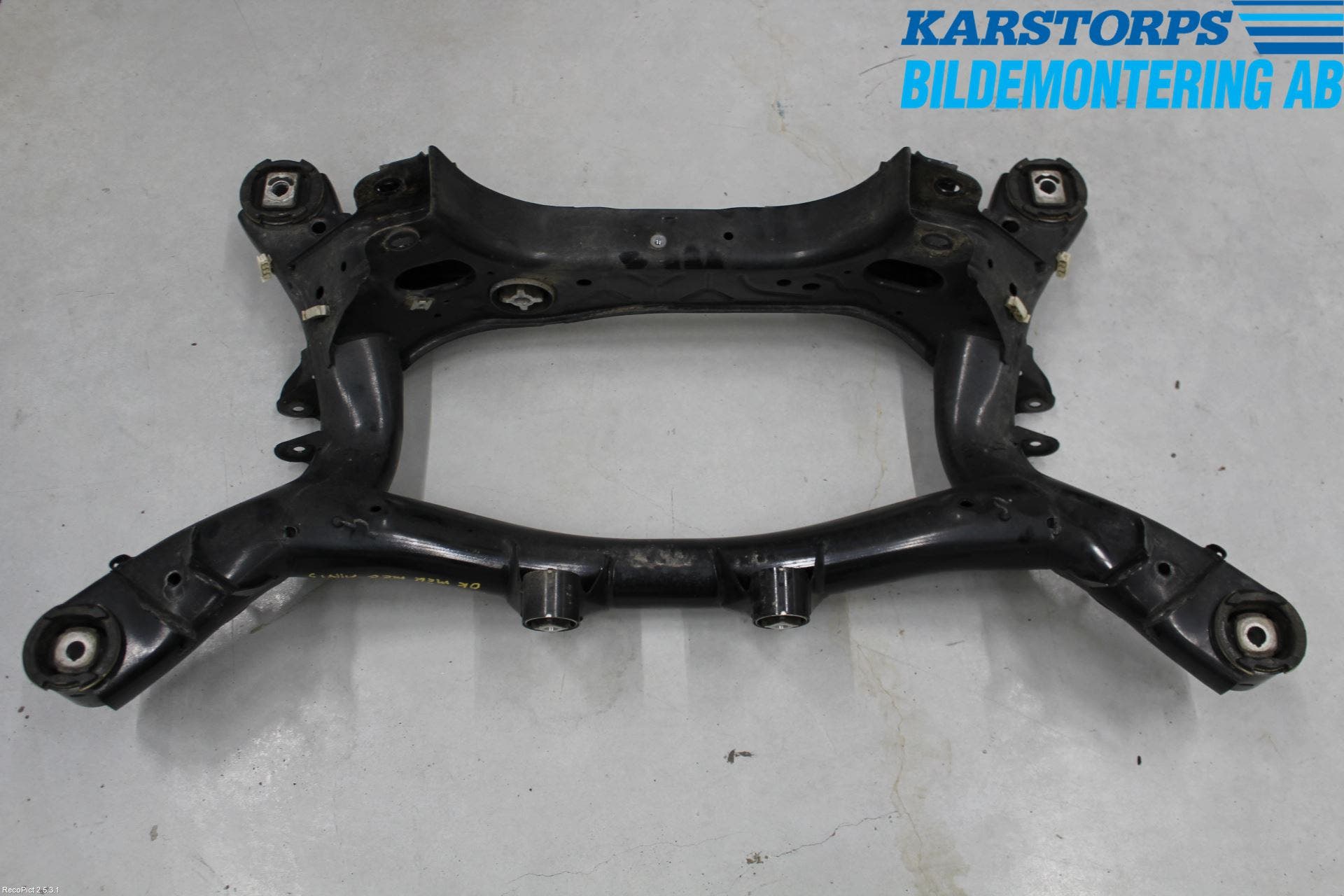 BMW 3 F30/F31/F80 12-19 Bakaxelbalk