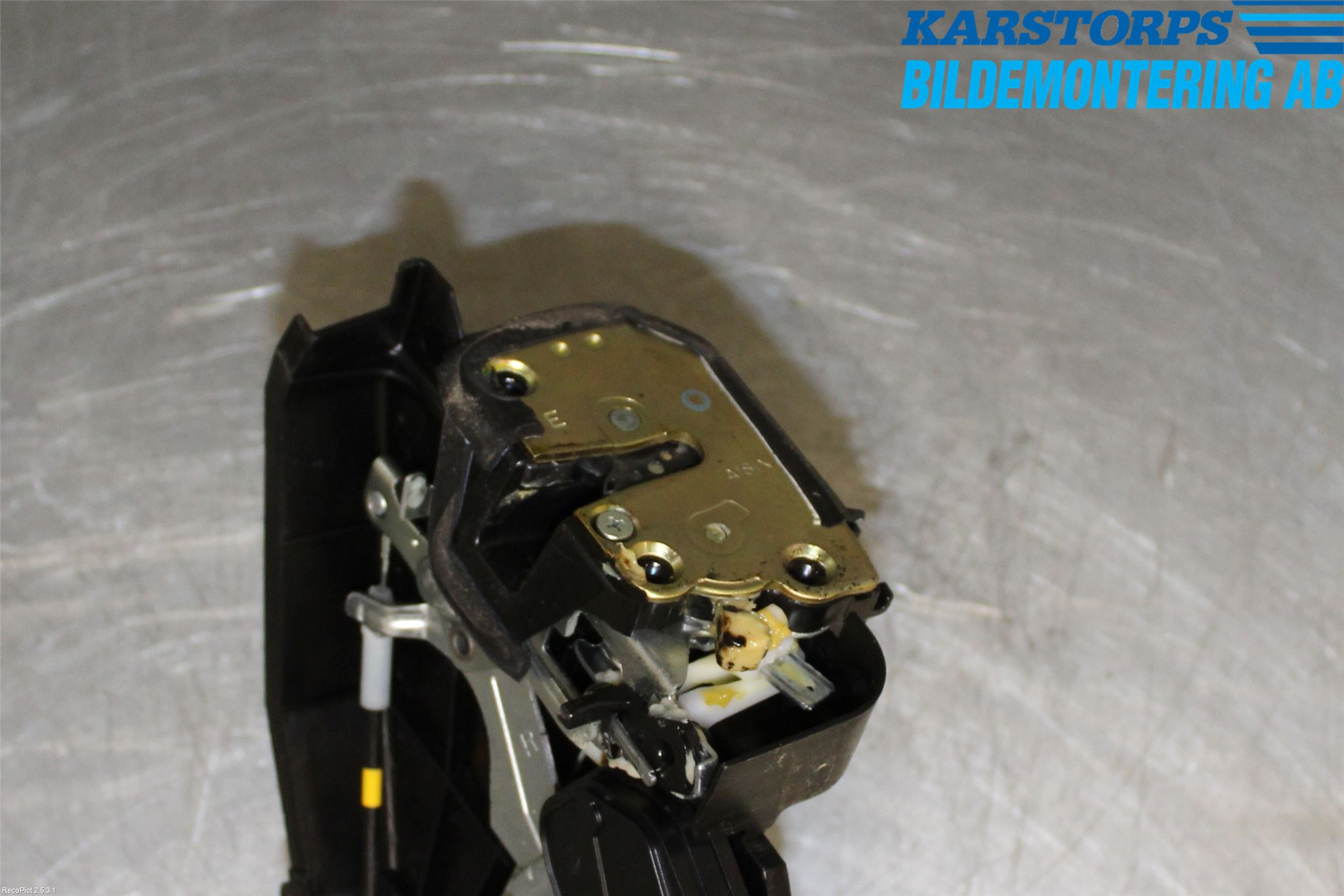 Toyota COROLLA 02-07 Låskista-Dörrlås