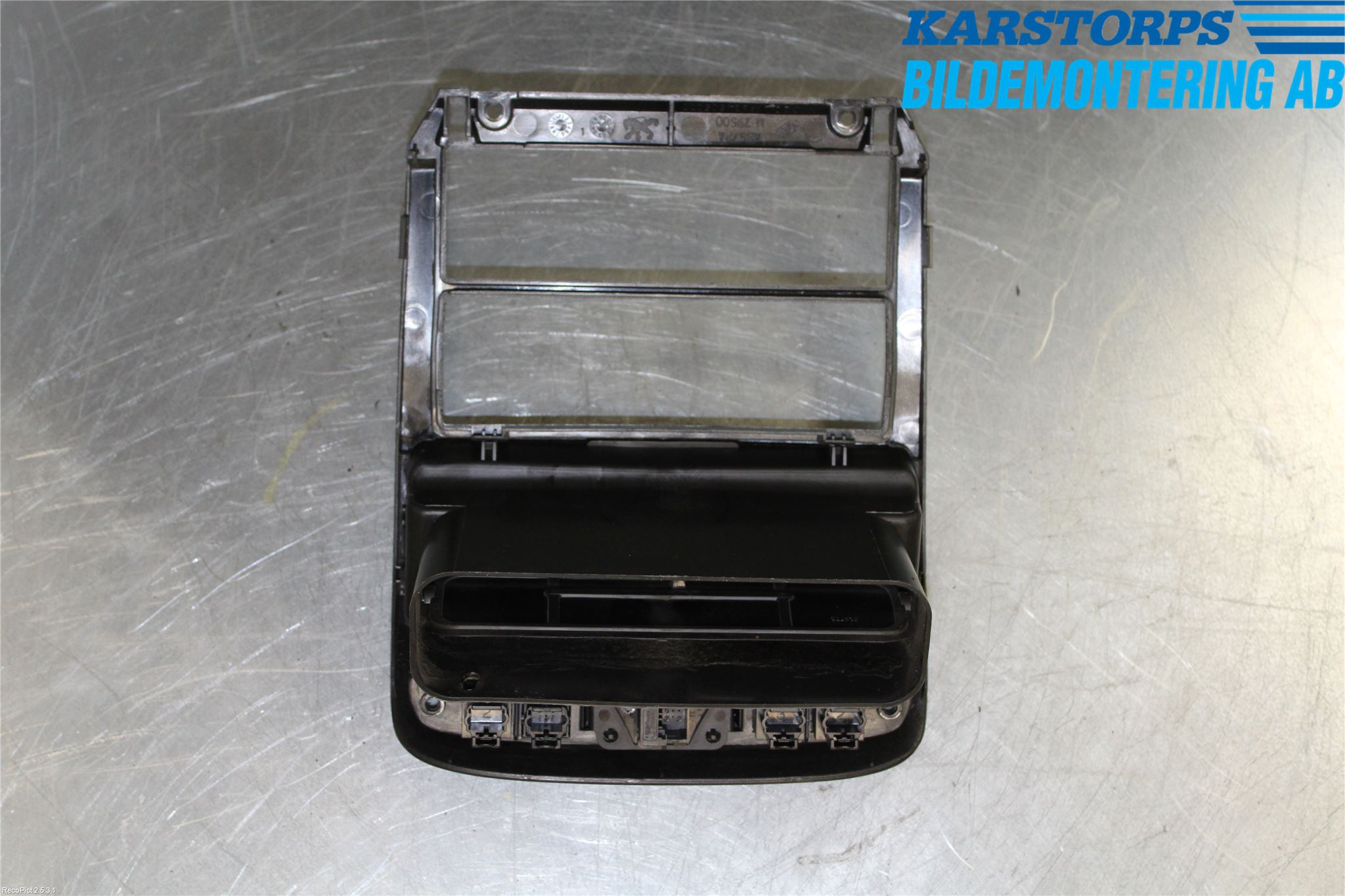 Peugeot 307     01-05 Defrosterkanal-Munstycke