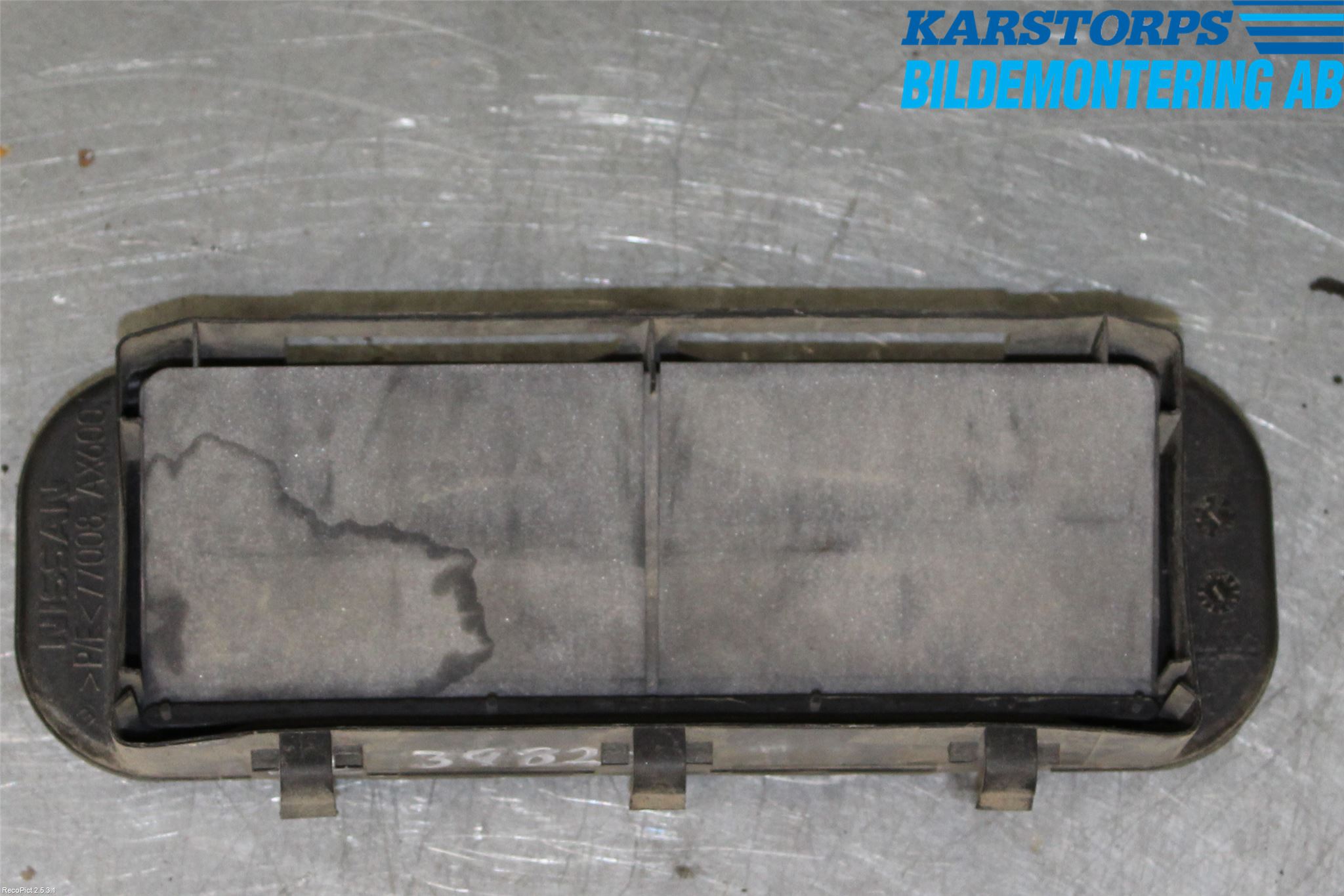 Nissan NOTE E11 06-14 Ventilationsutsläpp Bak