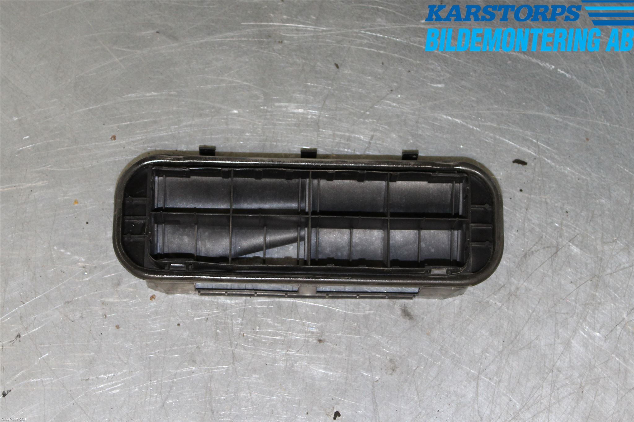 Nissan NOTE E11 06-14 Ventilationsutsläpp Bak