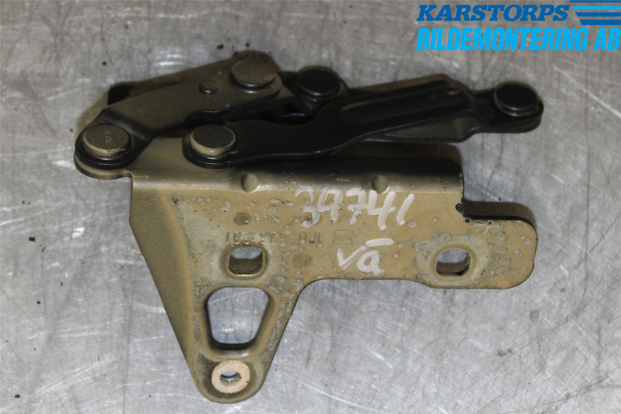 Seat LEON 06-12 Huvgångjärn