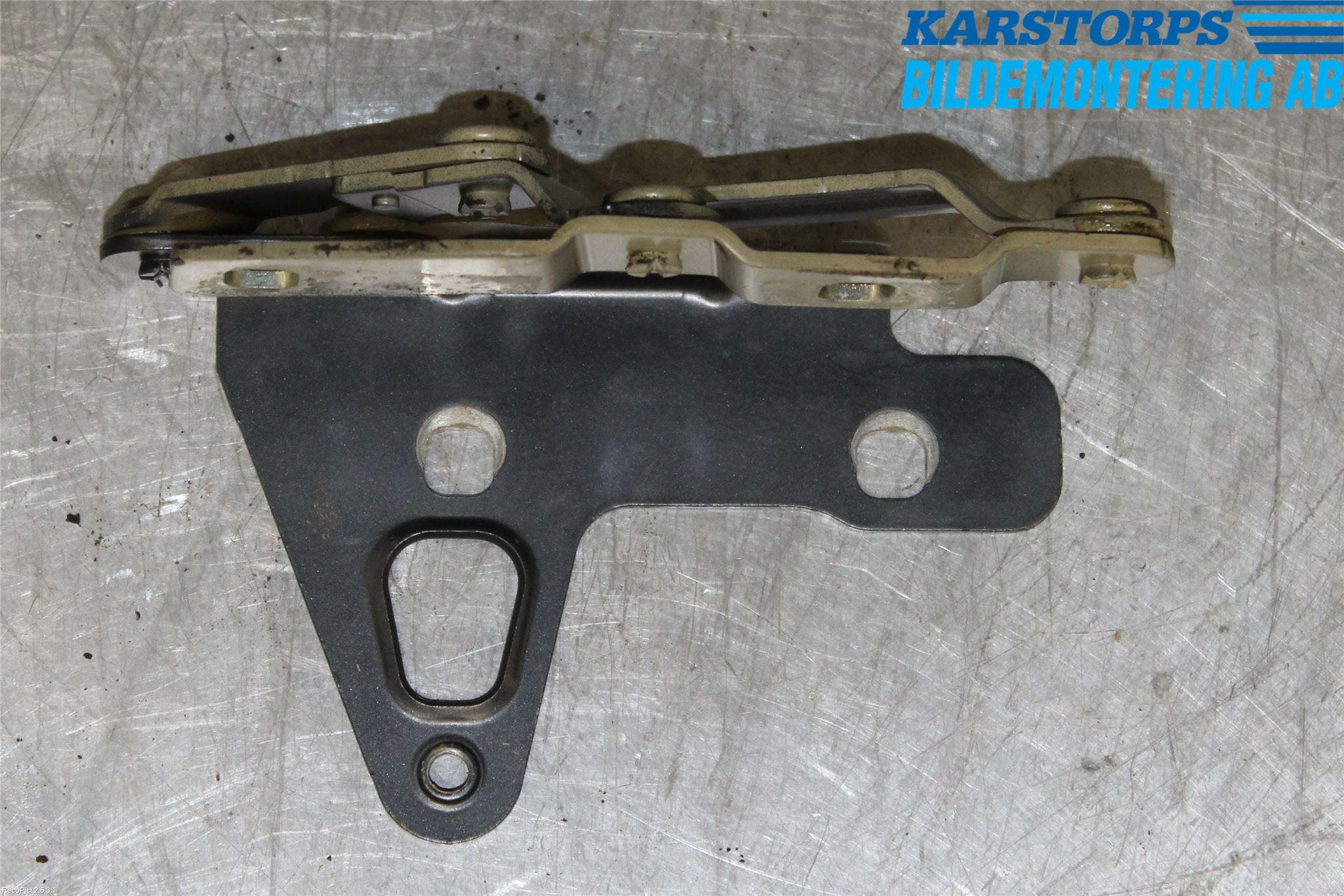 Seat LEON 06-12 Huvgångjärn