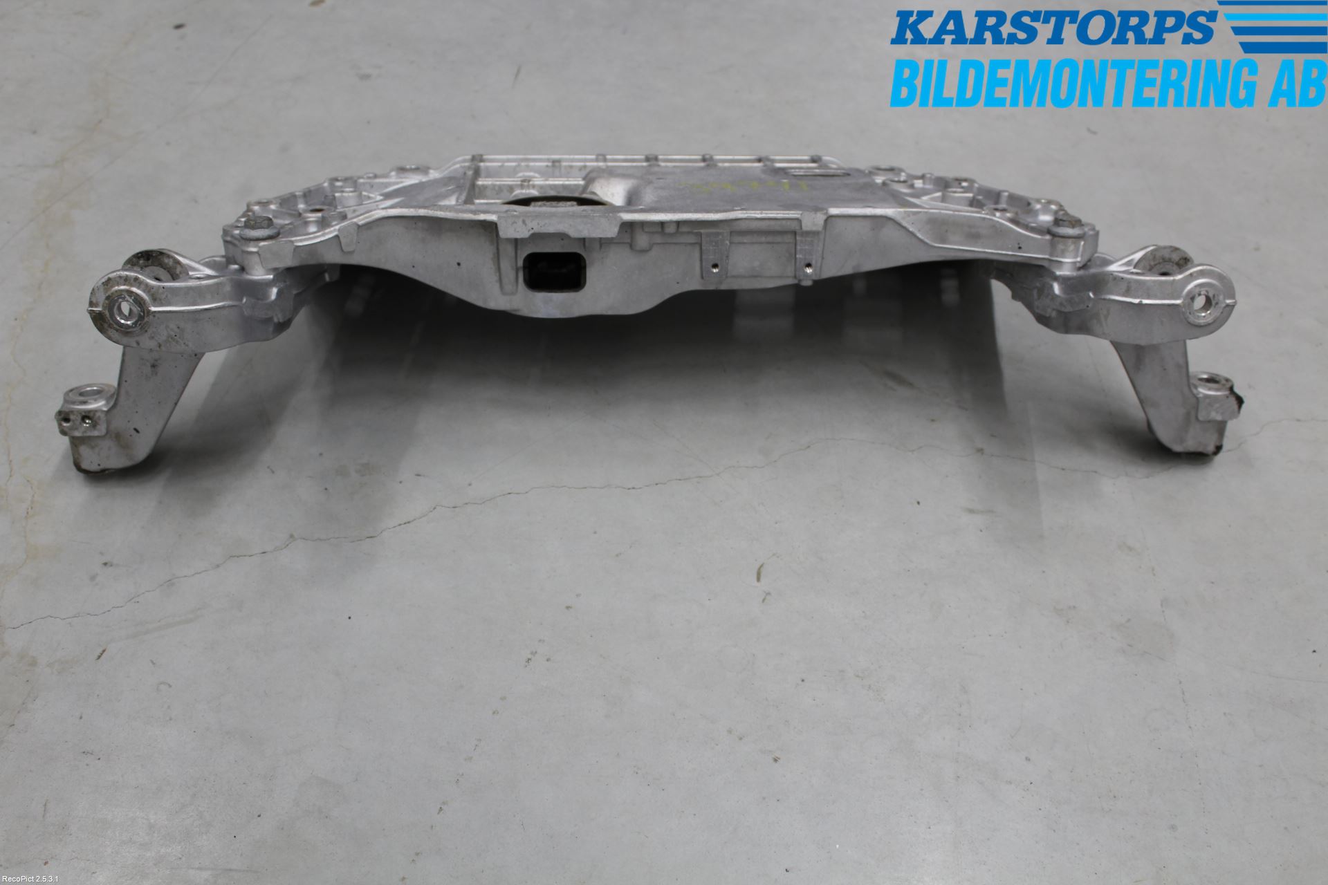 Seat LEON 06-12 Framvagnsbalk