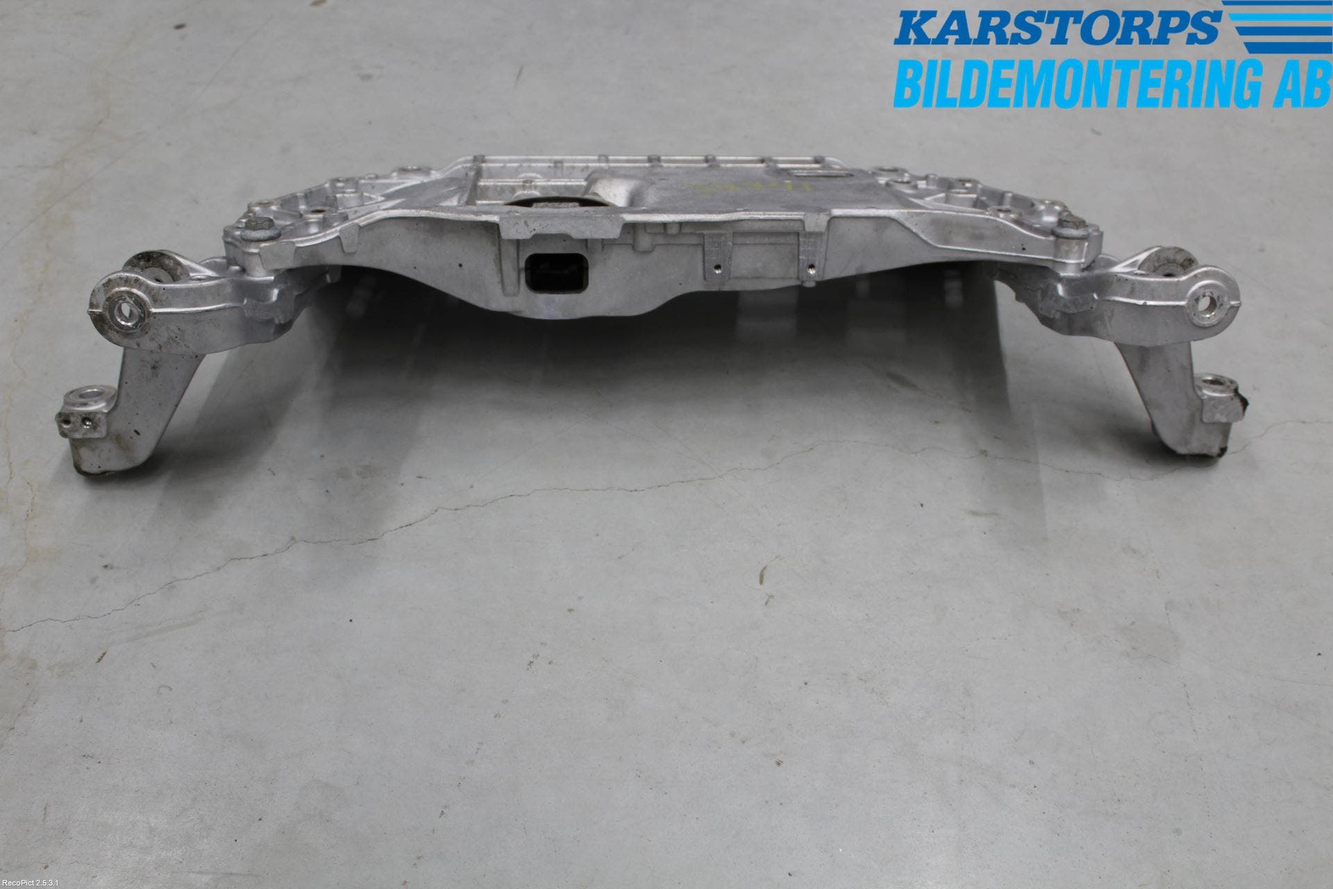 Seat LEON 06-12 Framvagnsbalk