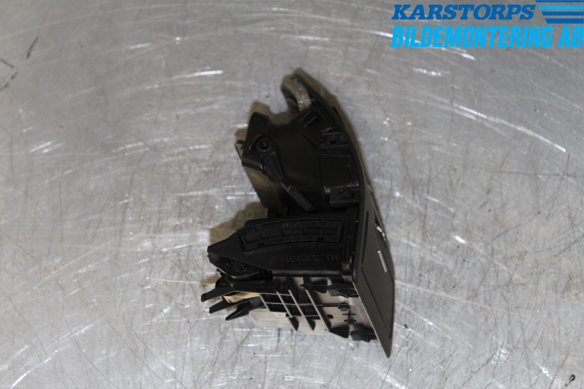 Citroen C4 I   05-10 Defrosterkanal-Munstycke