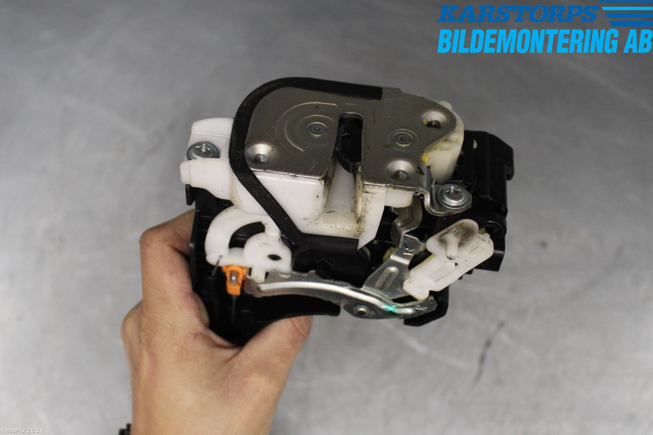 Mitsubishi L200 06-15 Låskista-Dörrlås