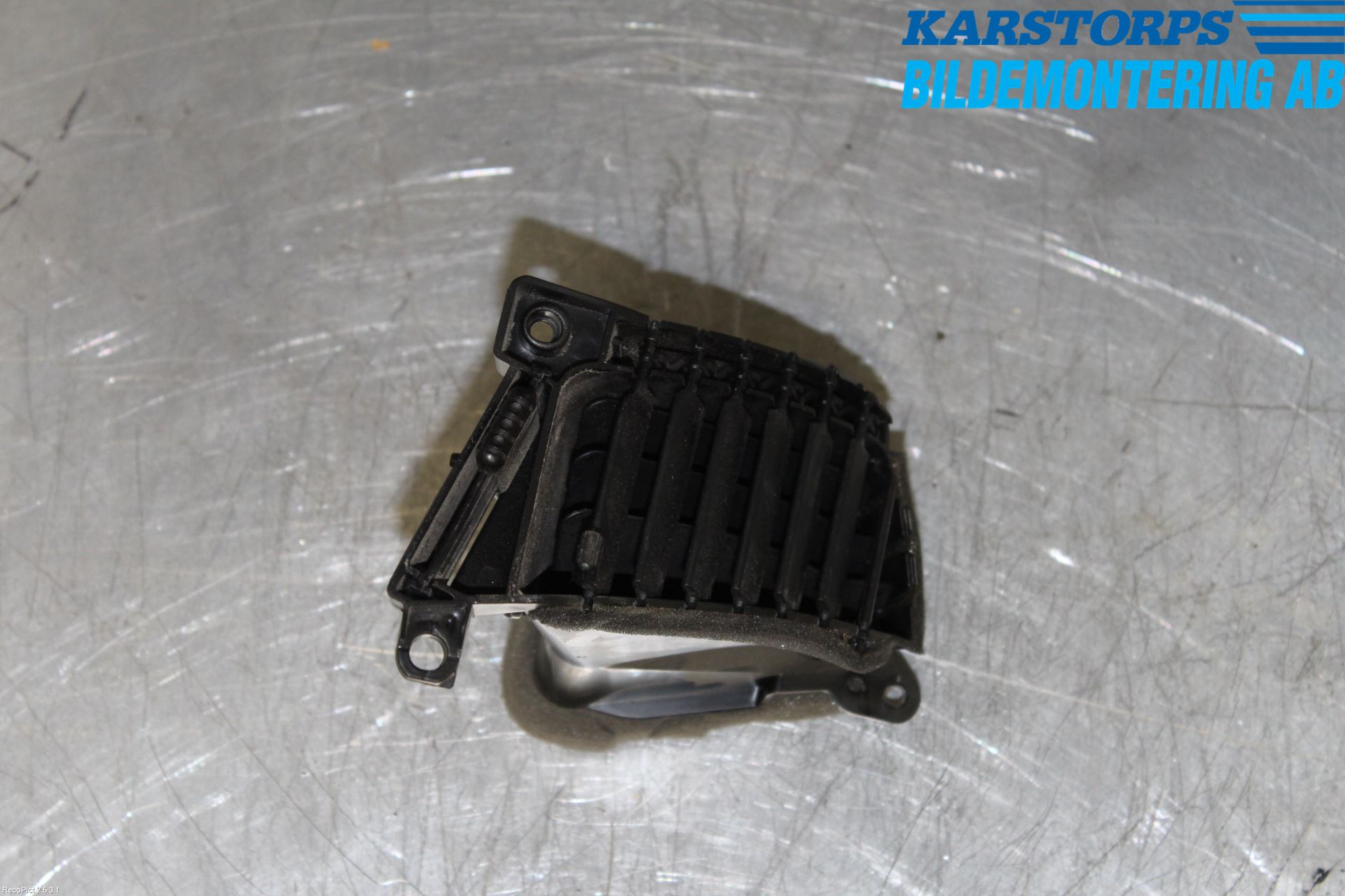 Mitsubishi L200 06-15 Defrosterkanal-Munstycke