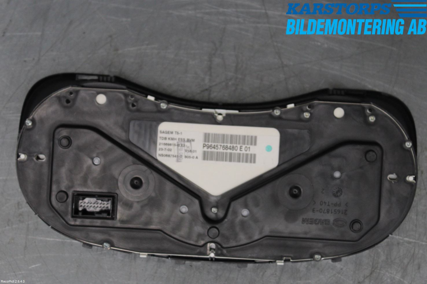 Peugeot 307     01-05 Instrument Komb