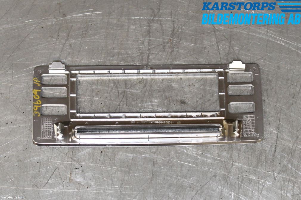 Volvo V70 08-13 Instrument-Radio Sarg