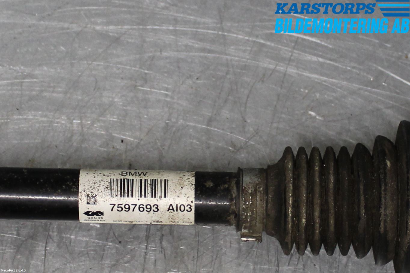 BMW 1 F20/F21 11-19 Drivaxel Fram Vänster