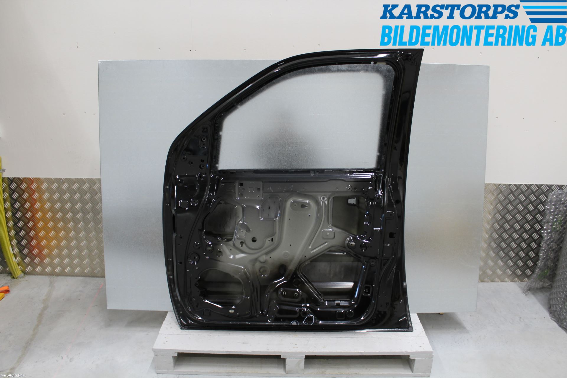 Nissan NAVARA 05-16 Dörr Fram Höger