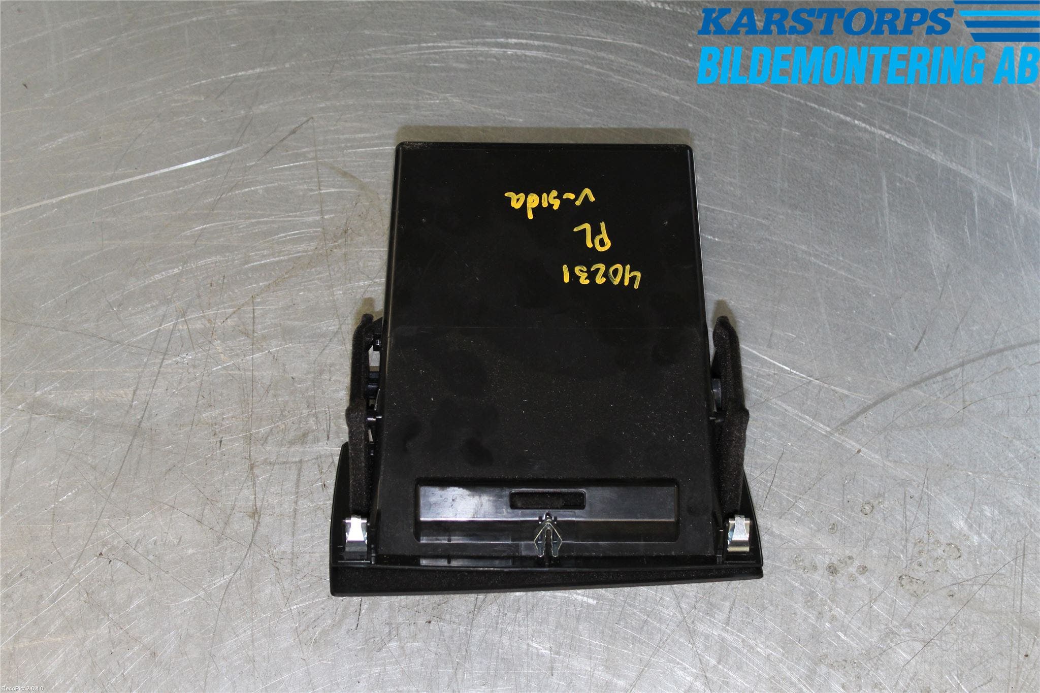 BMW 1 F20/F21 11-19 Instrumentbräda Förvaringsfack