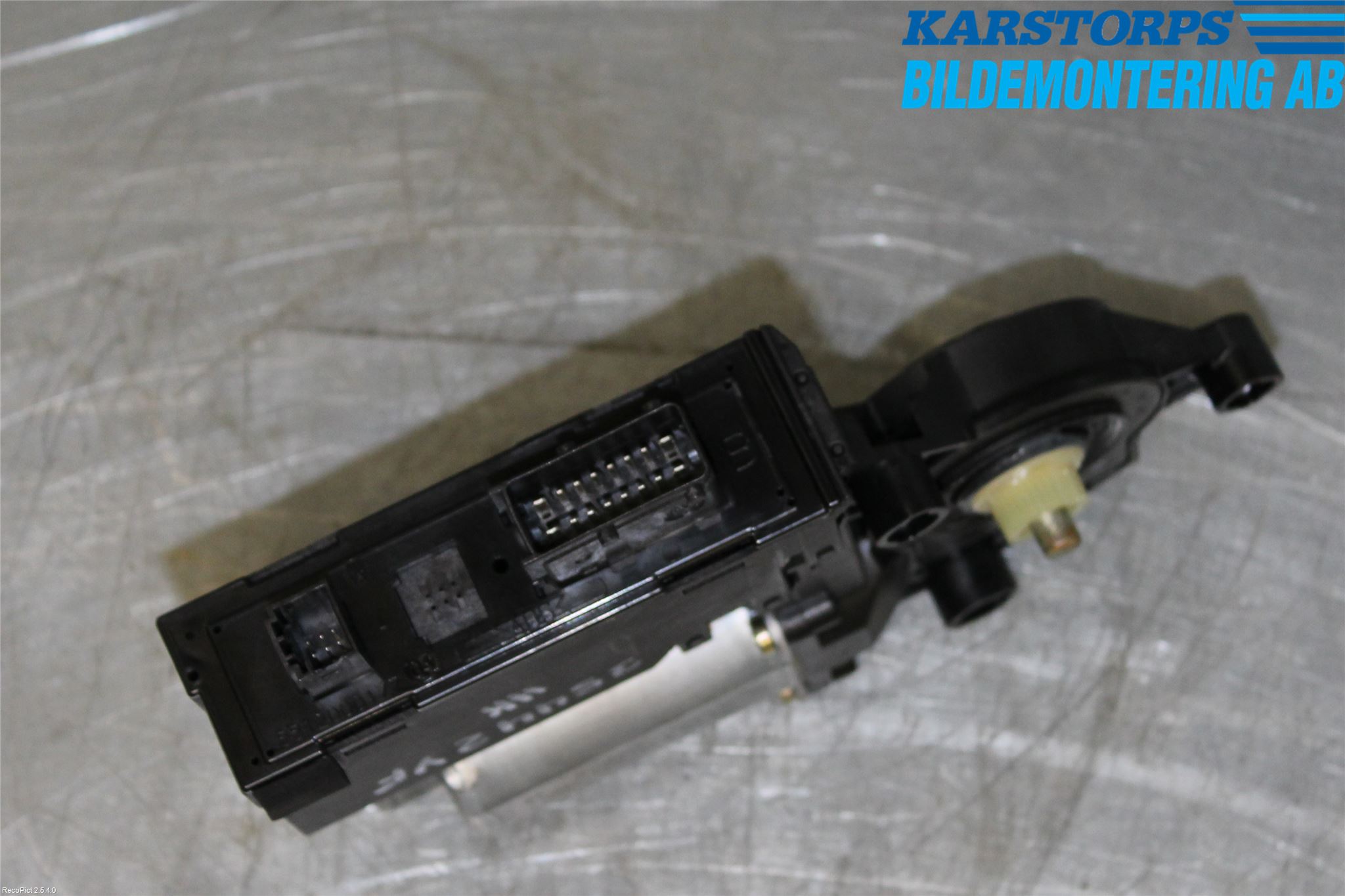 Peugeot 307     01-05 Fönsterhissmotor