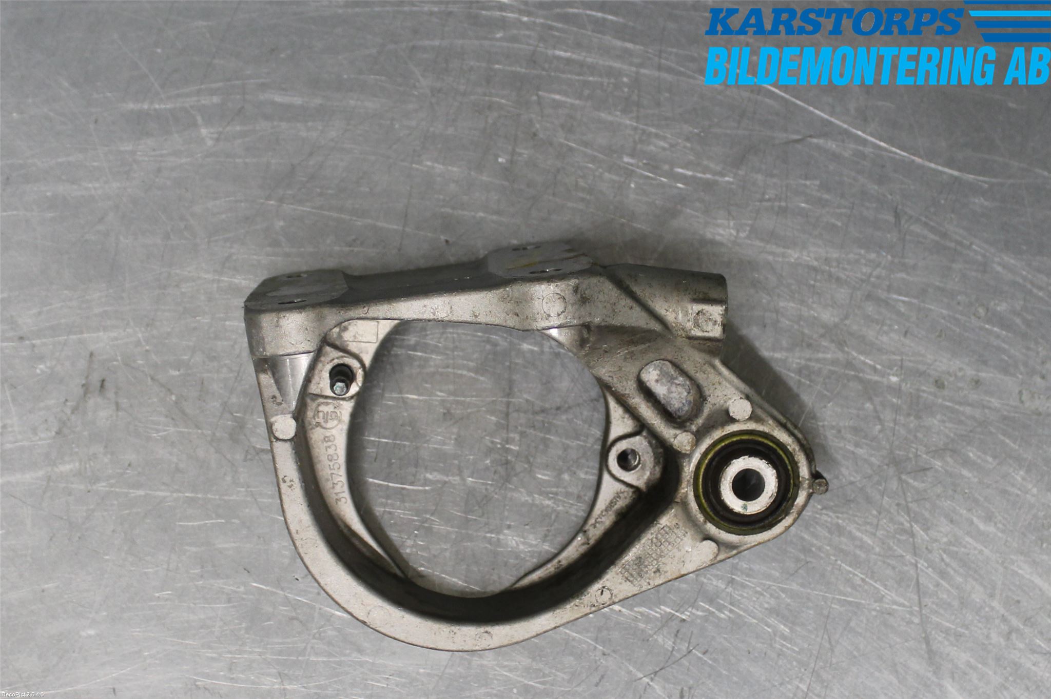 Volvo V60 14-18 Mellanaxel Stödlager