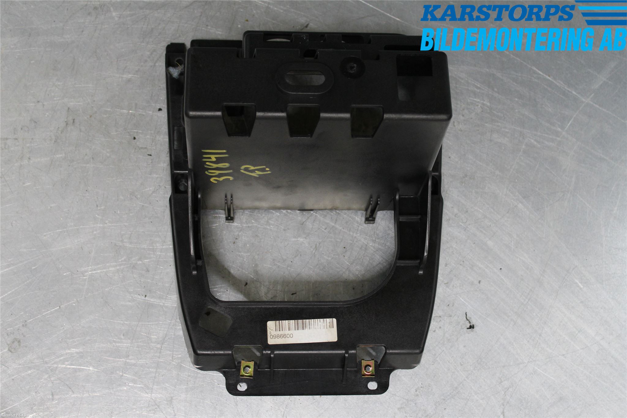 Volvo XC90 03-06 Instrument-Radio Sarg