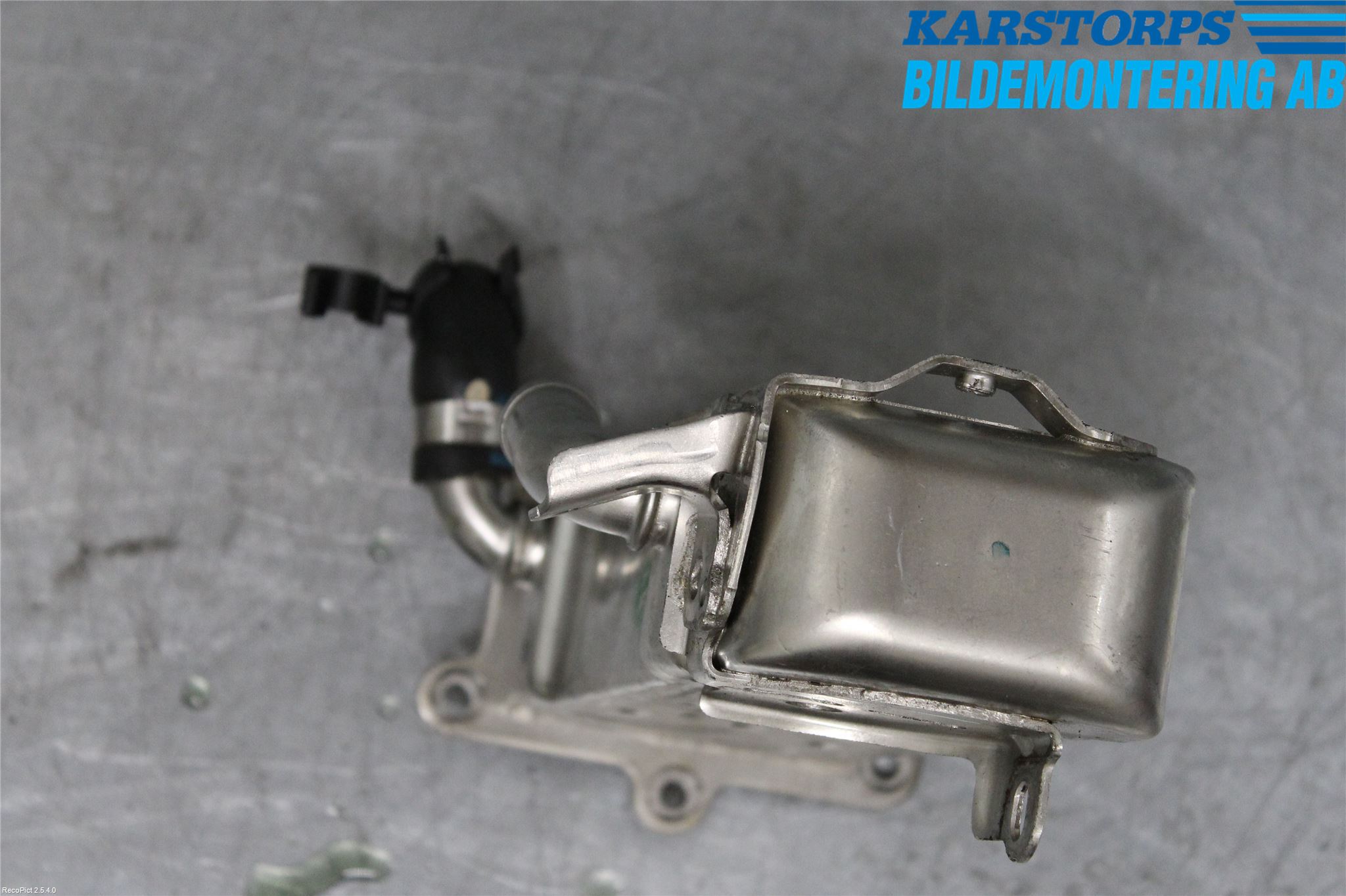Mercedes-Benz MB E-KLASS (W212) 09-16 Avgaskylare